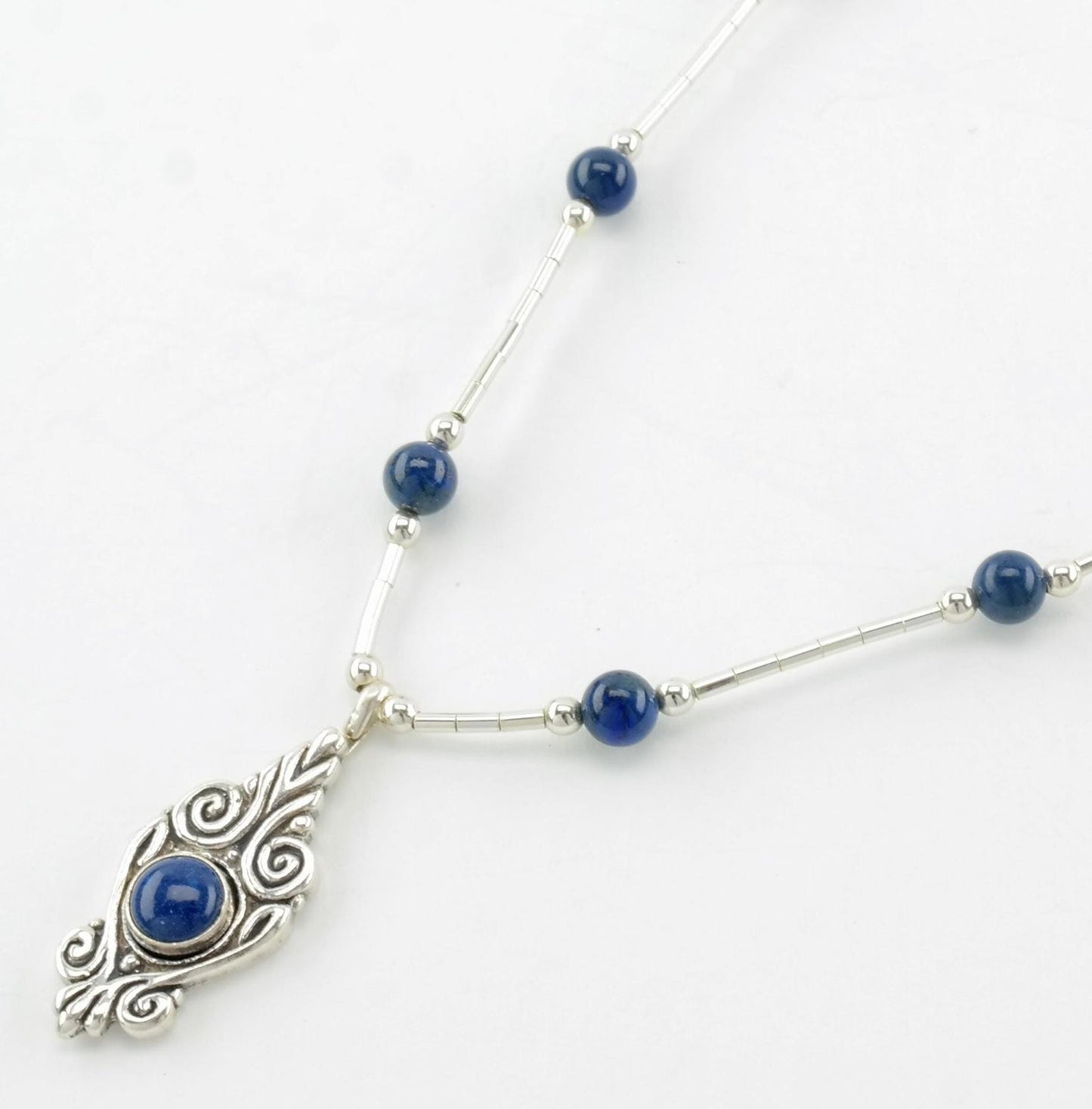 Vintage Southwest Sterling Silver Blue Lapis Lazuli Beaded Necklace