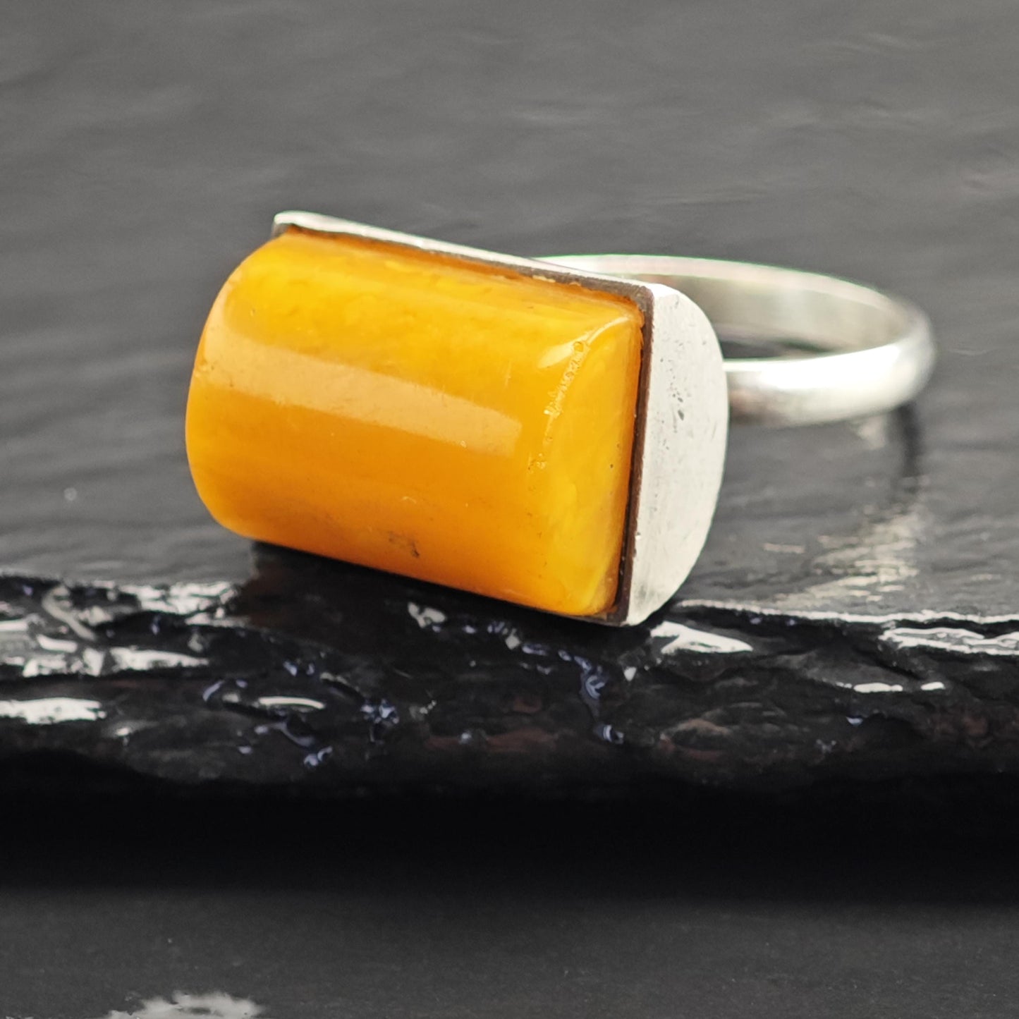 Modernist Butterscotch Amber Sterling Silver Ring Sz 7 1/4 R6728