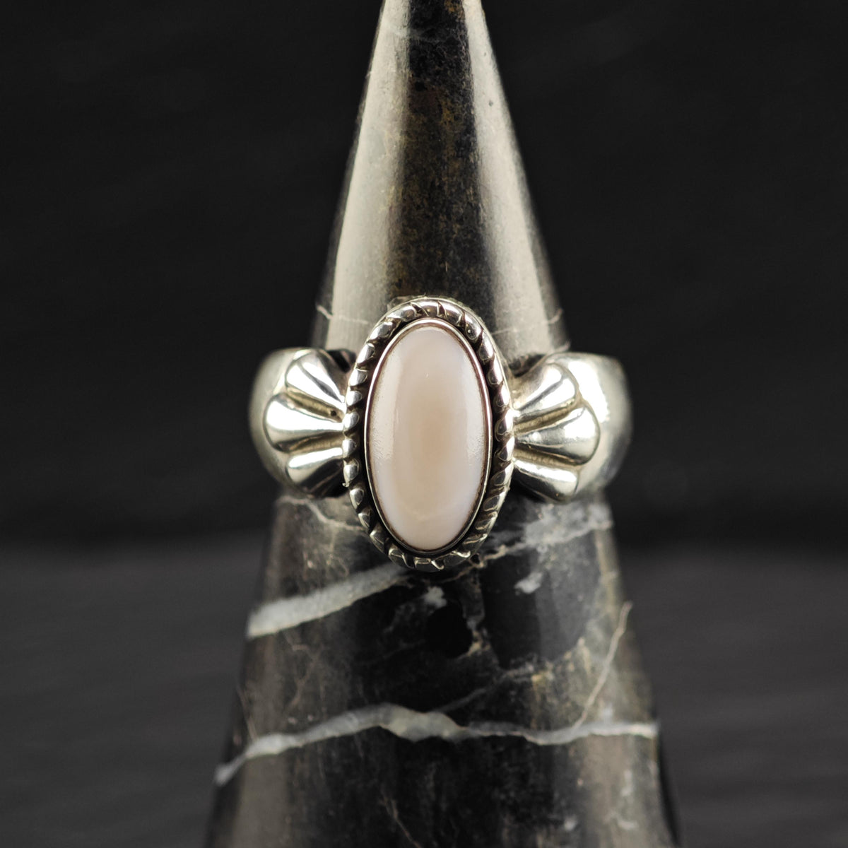 Vintage Relios MOP Sterling Silver Ring Sz 8 R6844