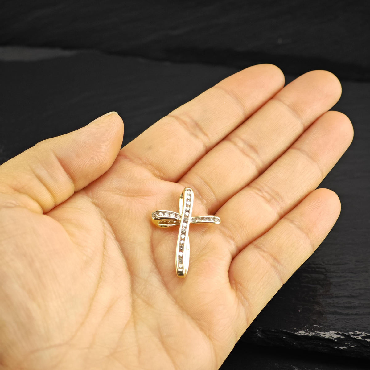 1/3 cttw Diamond 14K Gold Cross Pendant P3106