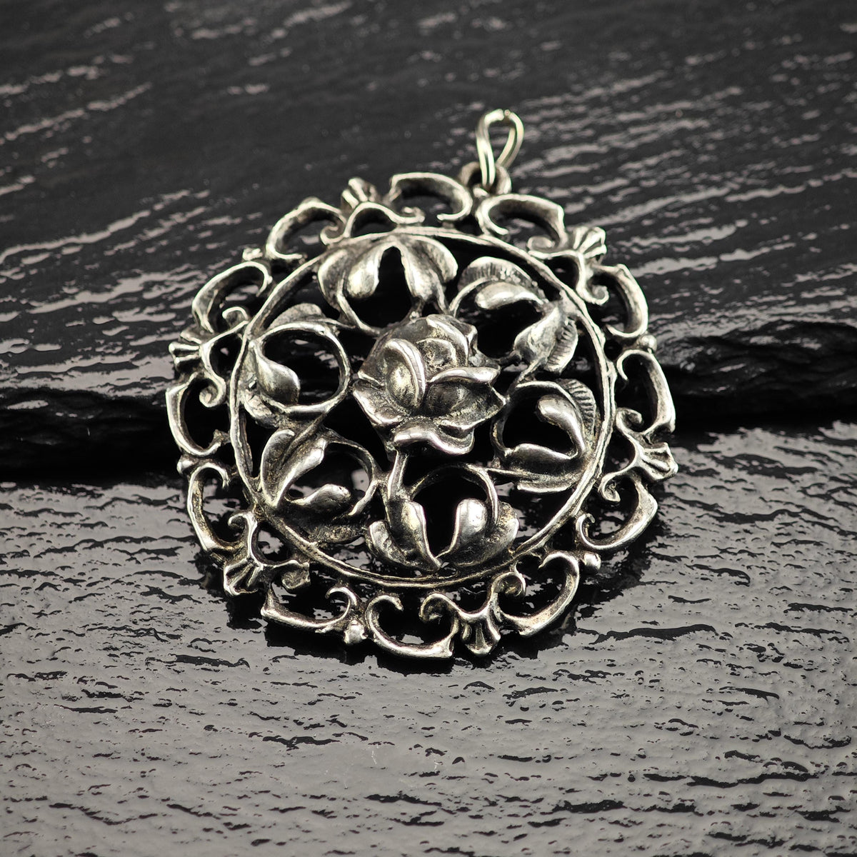 Art Nouveau Floral Sterling Silver Pendant P3153
