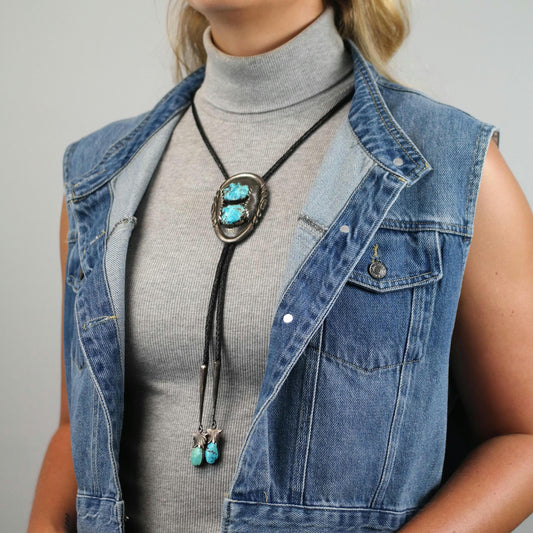 Vintage Turquoise, Zuni Robert & Bernice Leekya Sterling Silver Bolo Tie Necklace N2768