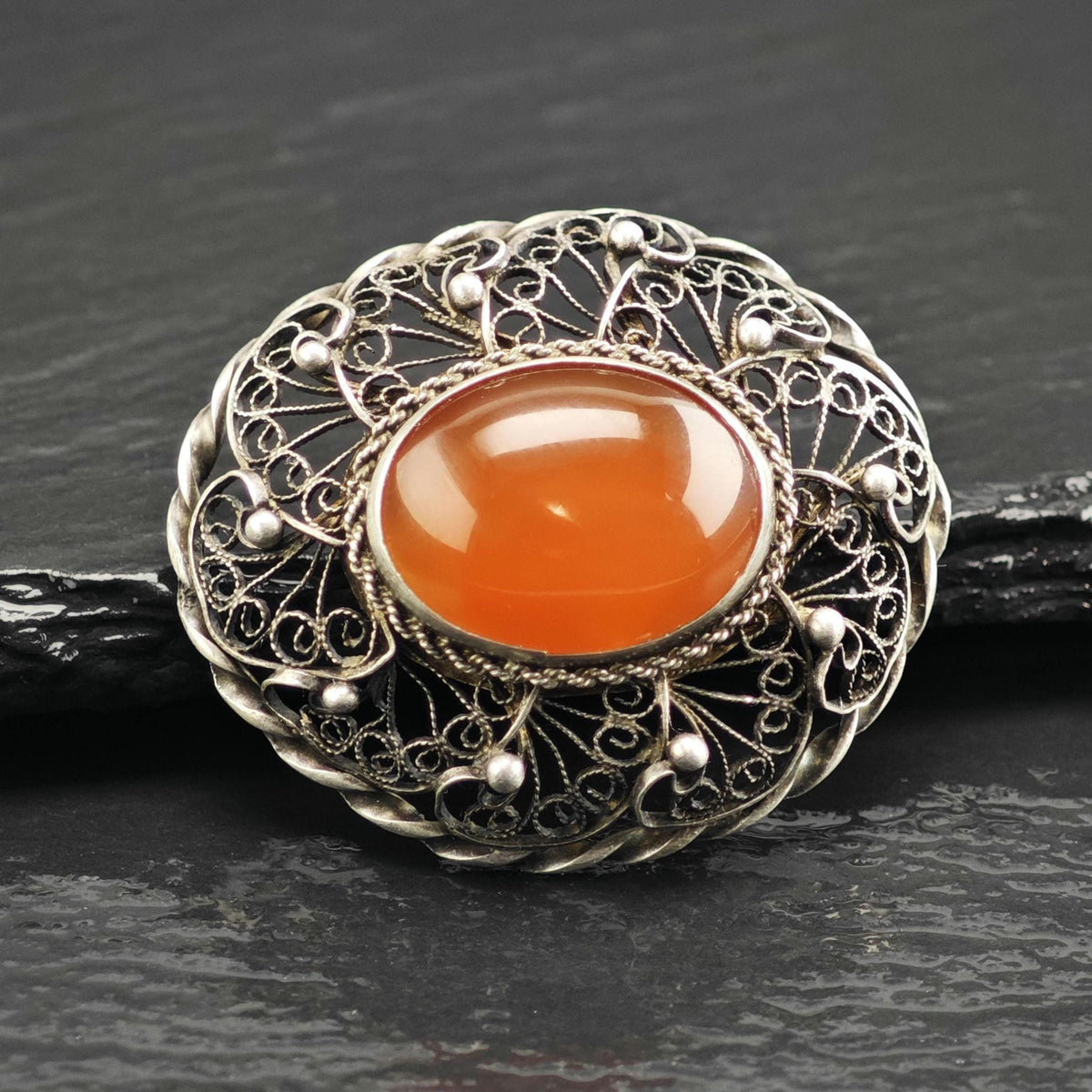 Finland 1970 Carnelian Cabochon, Filigree Sterling Silver Brooch B2264