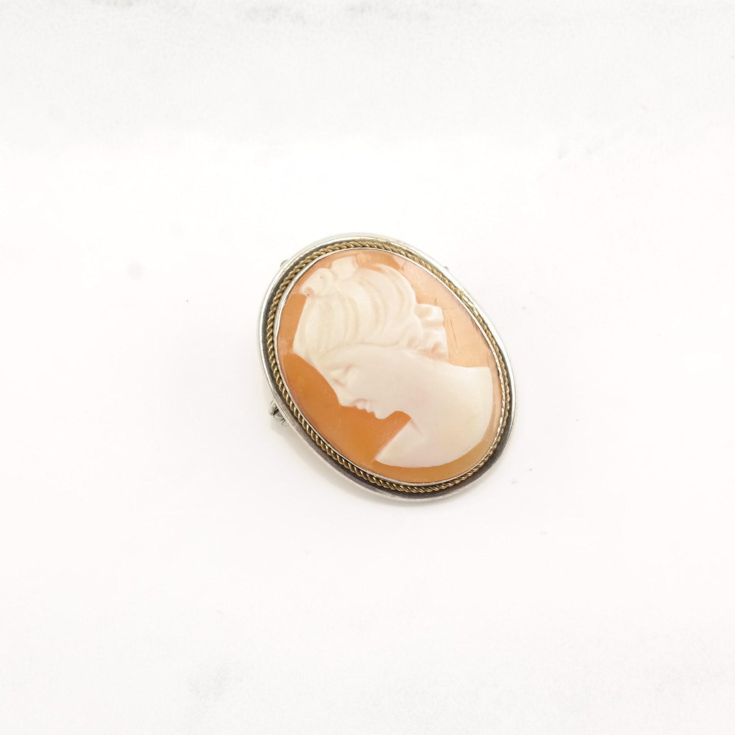 Sterling Silver Brooch: Carved Cameo Design Pink and White B1681 B