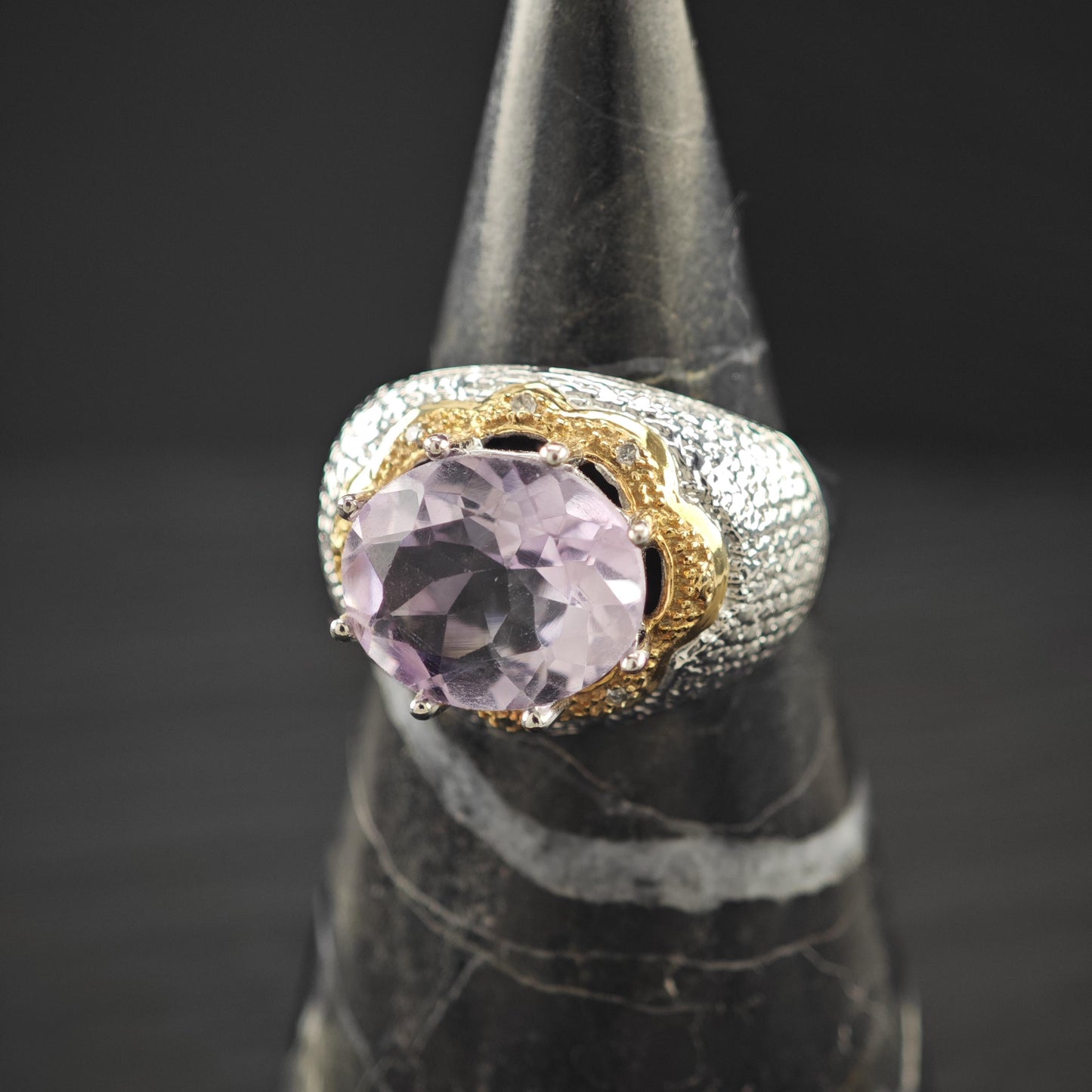 Amethyst 10K Gold Ring, Diamond Chips Two Tone Size 8 1/4