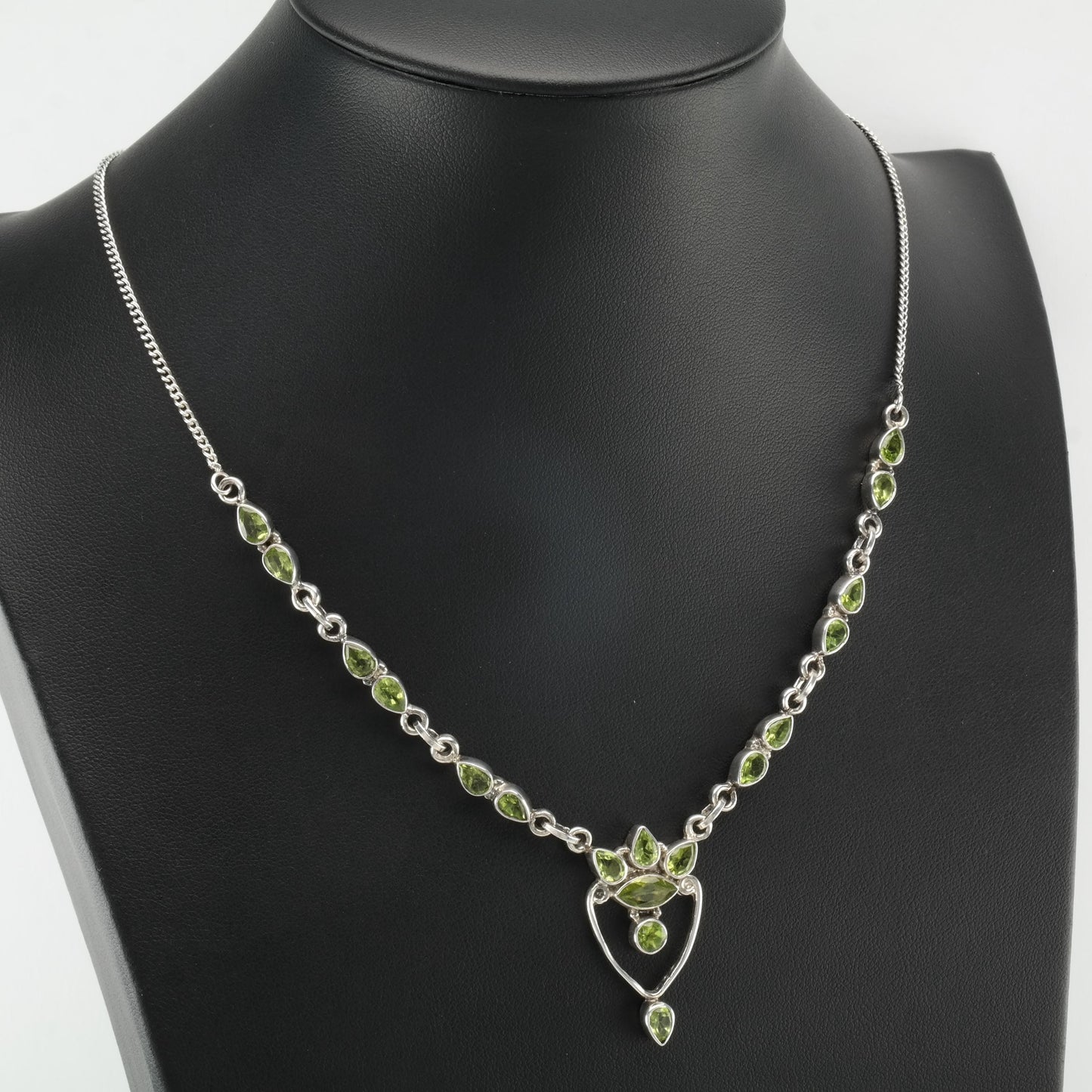 Peridot Sterling Silver Floral Necklace N2383