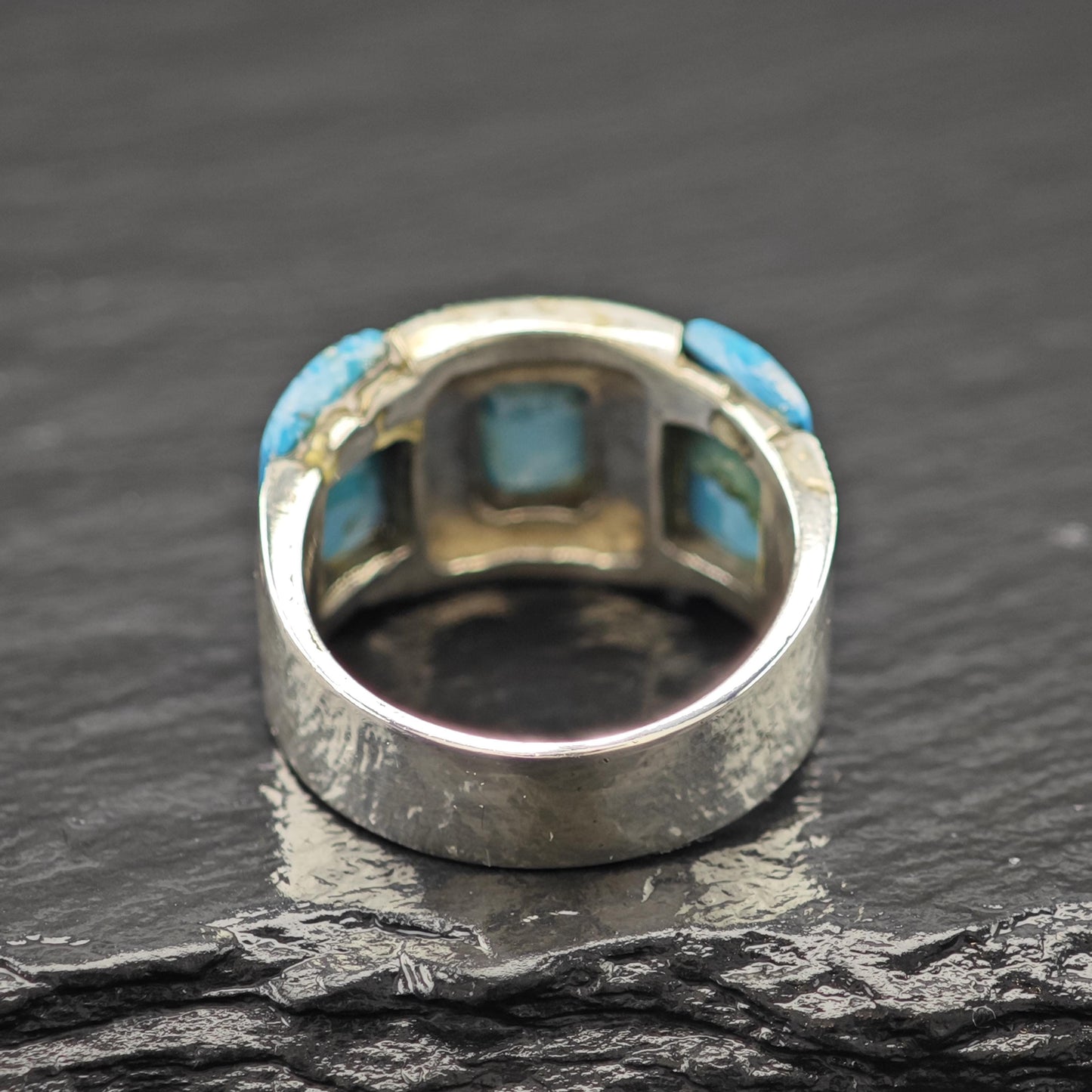 Silver Statement Ring Blue Stone Decorative Details Size 6 1/4 R6119