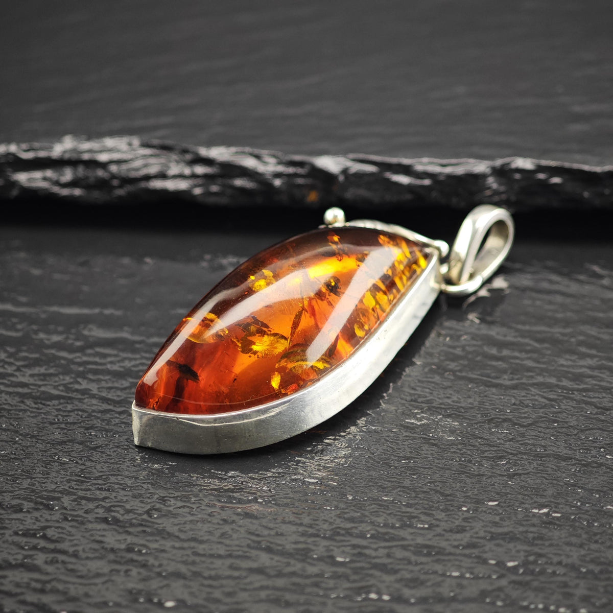 Amber Leaf Detailing Sterling Silver Pendant P3088
