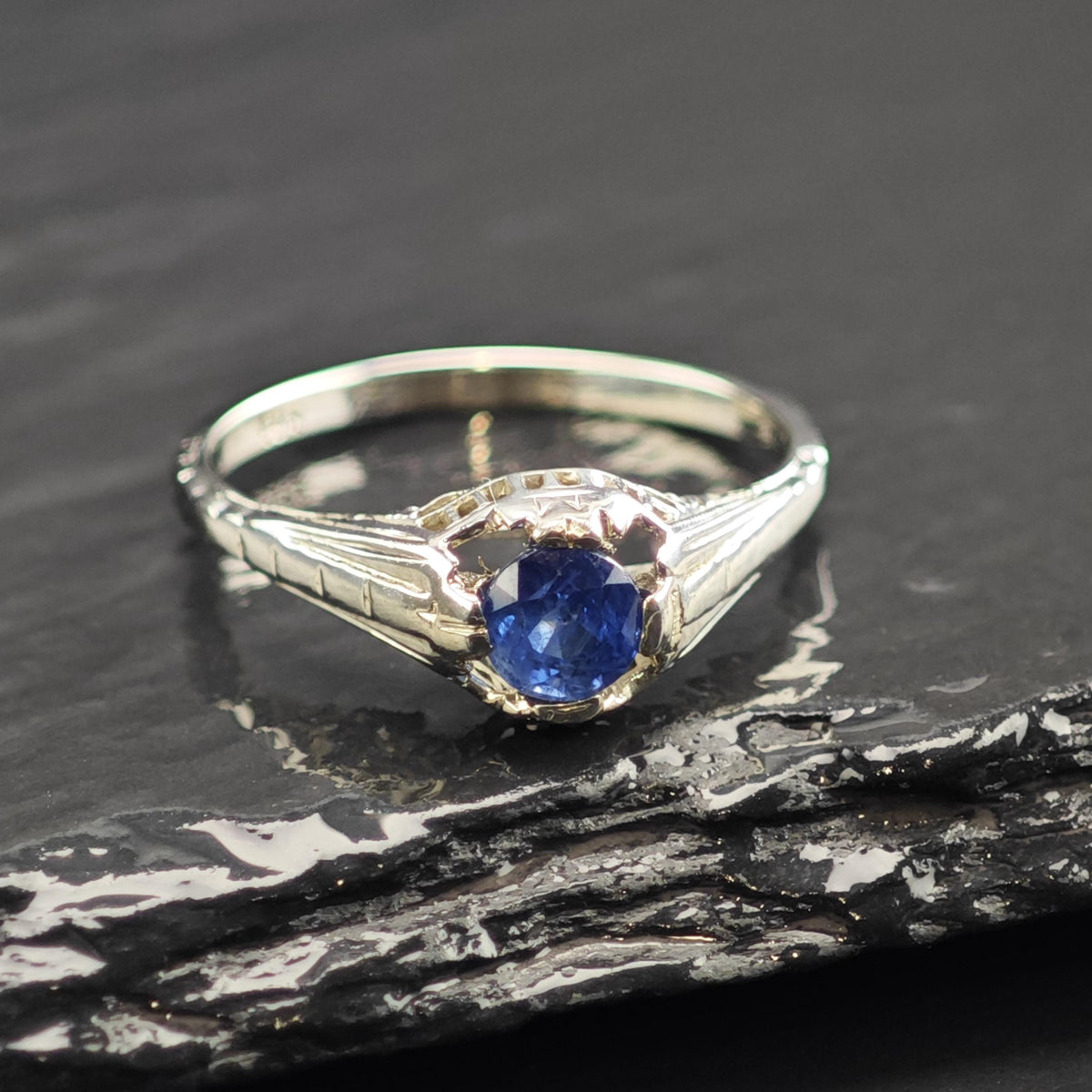Antique .65 ct No Heat Sapphire 18K White Gold Ring Sz 7 1/2 R6762