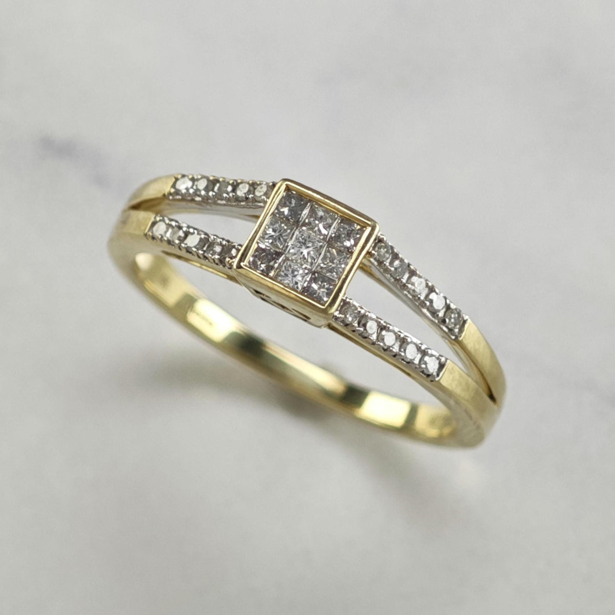 Invisible Set Diamonds 10K Yellow Gold Ring Sz 8 R6779