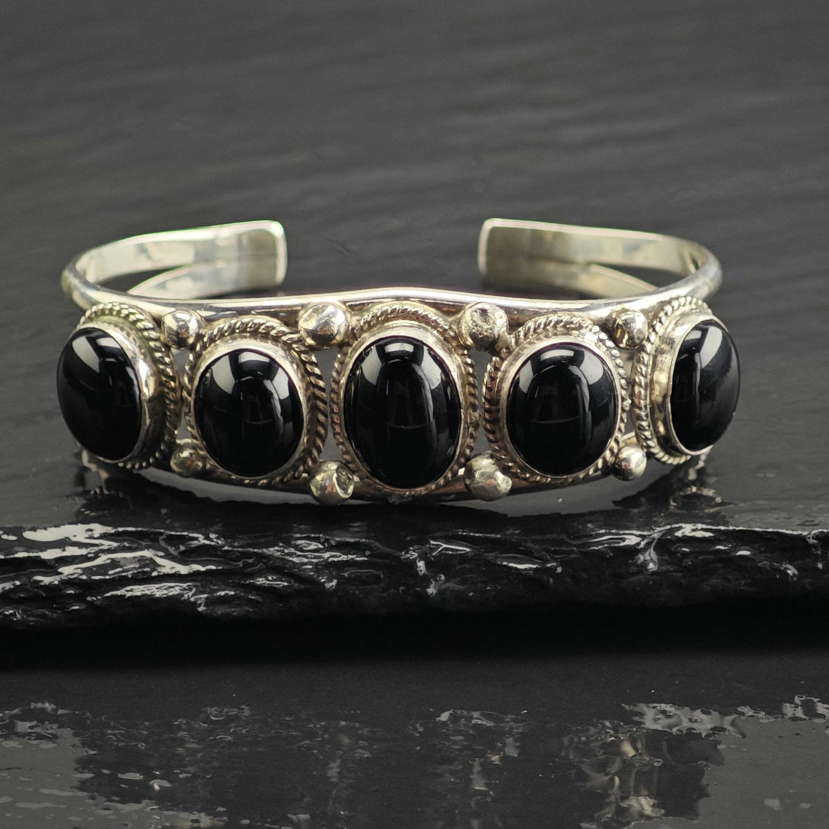 Running Bear Onyx Sterling Silver Cuff Sz 6 1/4" BR3134