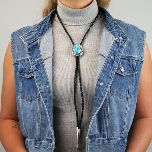 Vintage Native American Sterling Silver Sleeping Beauty Turquoise Bolo Tie Necklace N2745