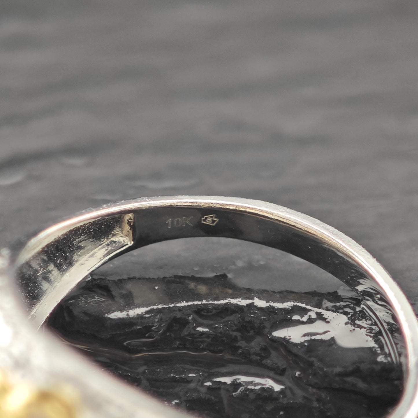 Amethyst 10K Gold Ring, Diamond Chips Two Tone Size 8 1/4