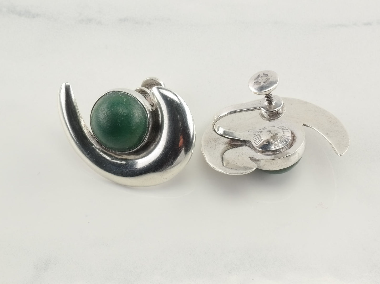 Modernist Sterling Silver Peruvian Jade Earrings Screw Back