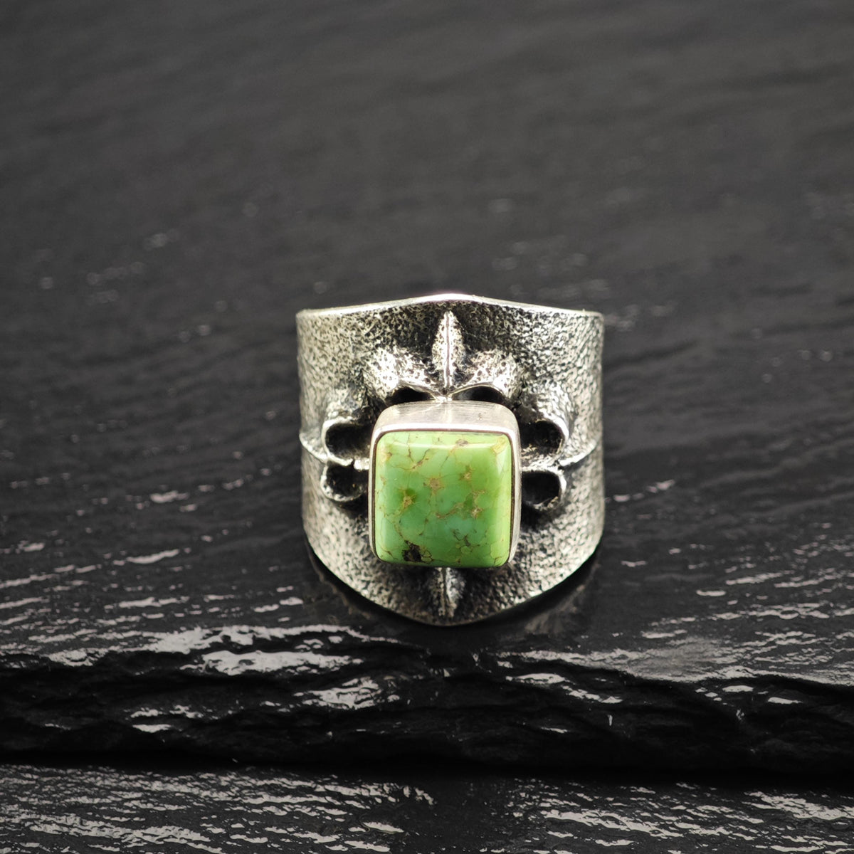 Kevin Yazzie Native American Green Turquoise Tufa Cast Sterling Silver Ring Sz 8 1/2 R6847