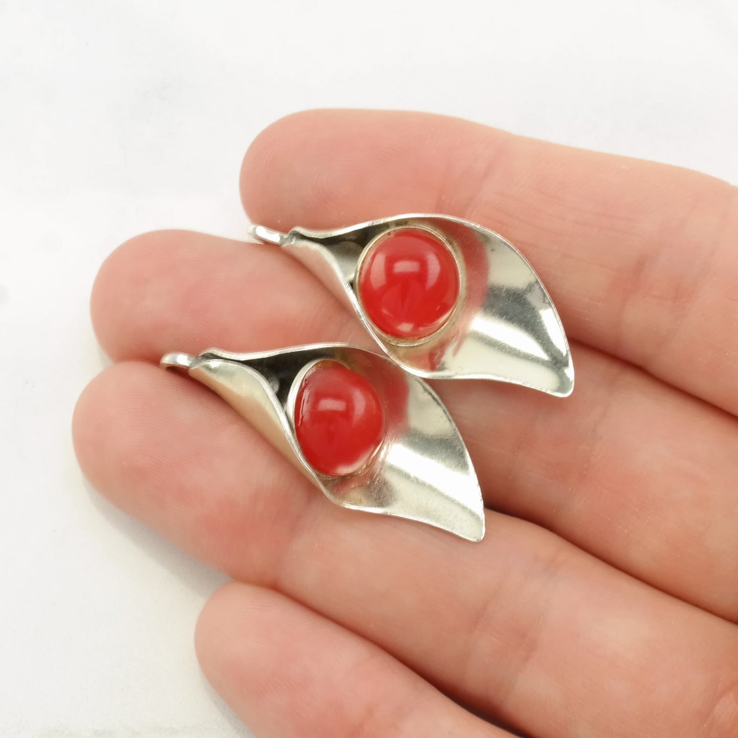 Vintage Sterling Silver Red Stone Calla Lily Earrings Screw back