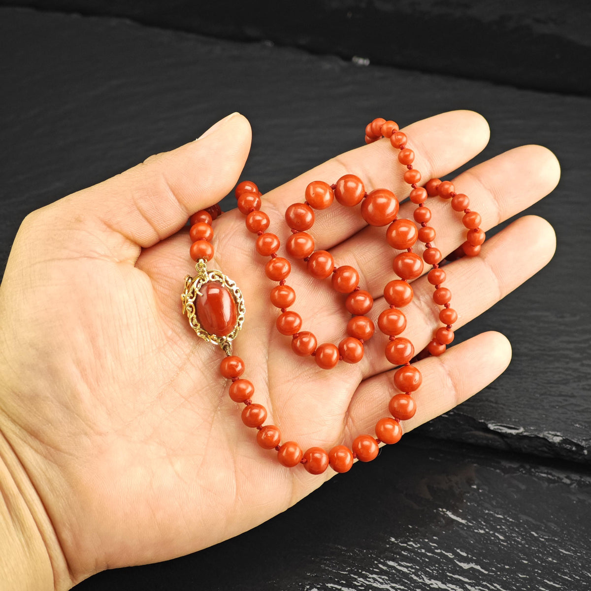 Graduated Coral Beads 18K Gold Clasp Beaded Necklace N2773