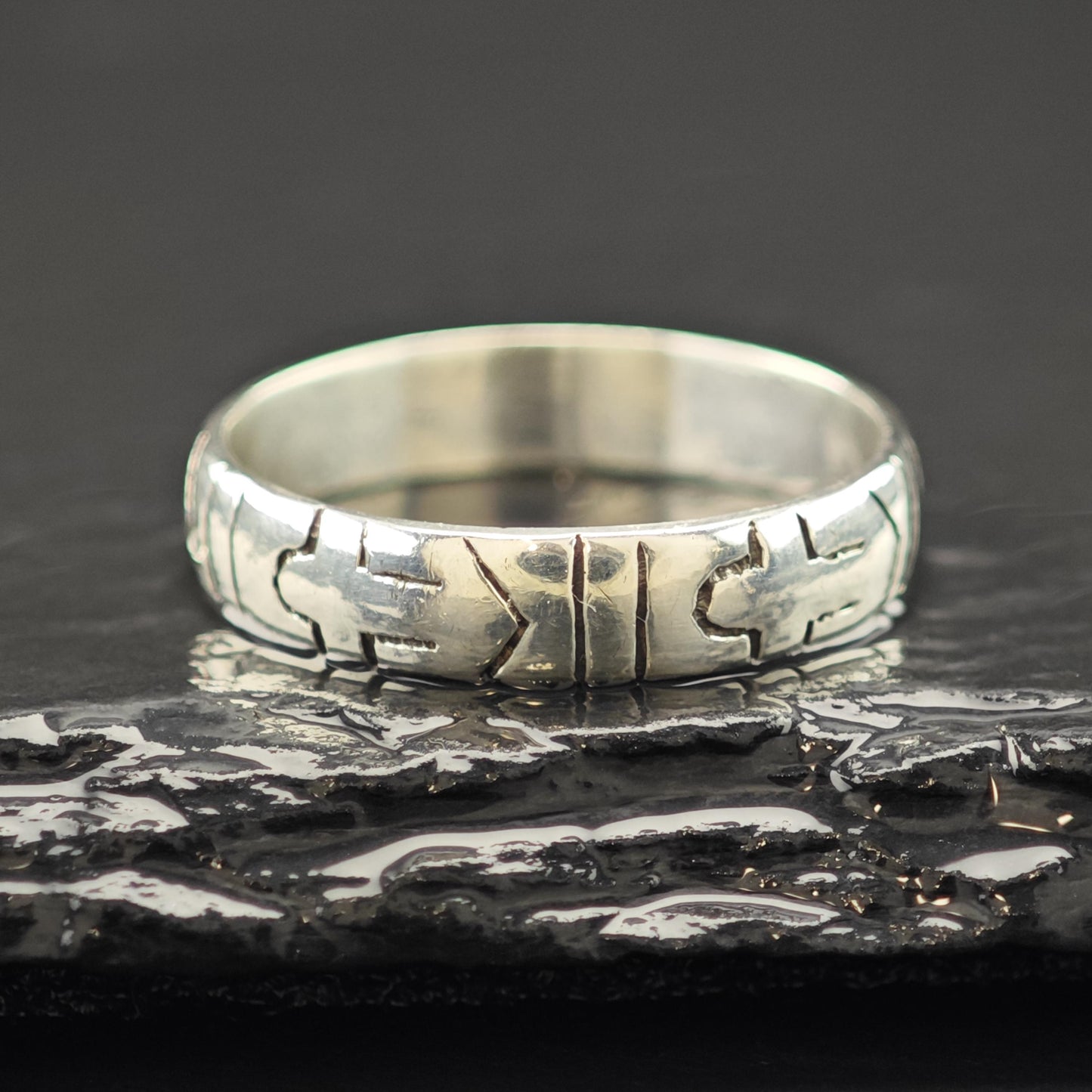 Sterling Silver Band Ring Simple 4.5mm Wide Size 8 1/2 R6233