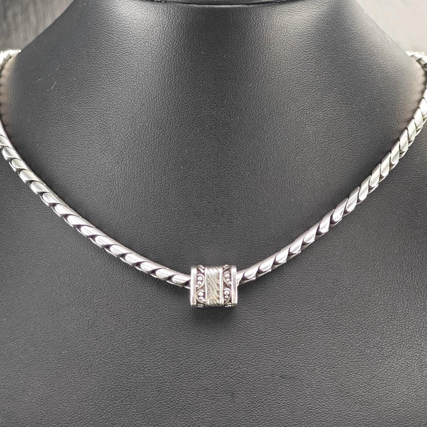 Indonesia, Filigree Necklace Sterling Silver N2472