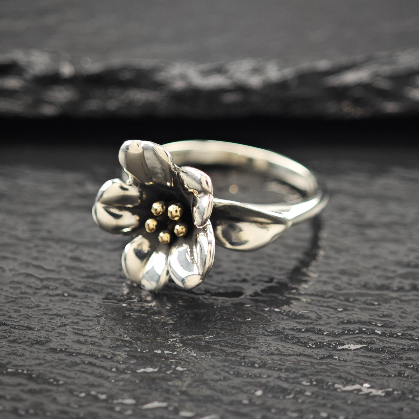 James Avery Floral, 18K Gold Accent Ring Sterling Silver Sz 8 1/2 R5930