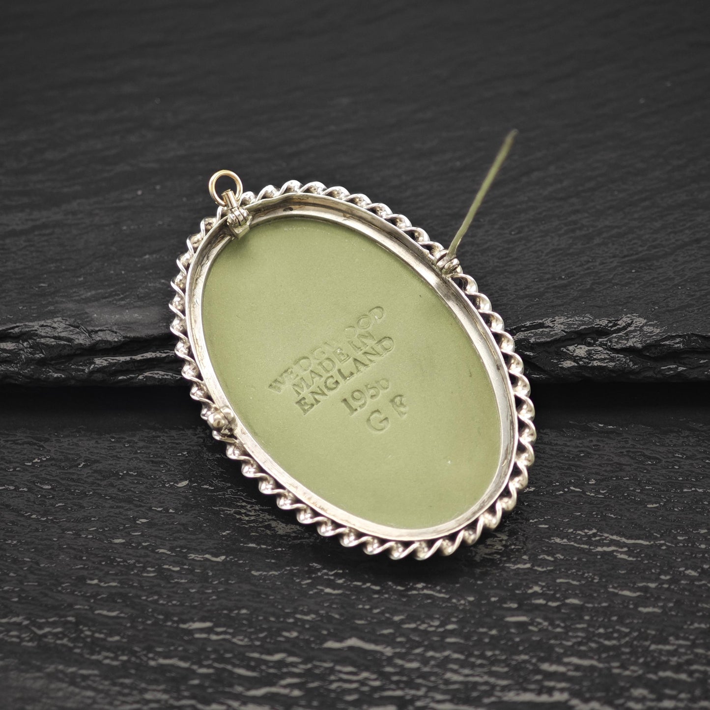 Wedgwood Jasperware 1956 Green Cameo Brooch/Pendant Sterling Silver P2786