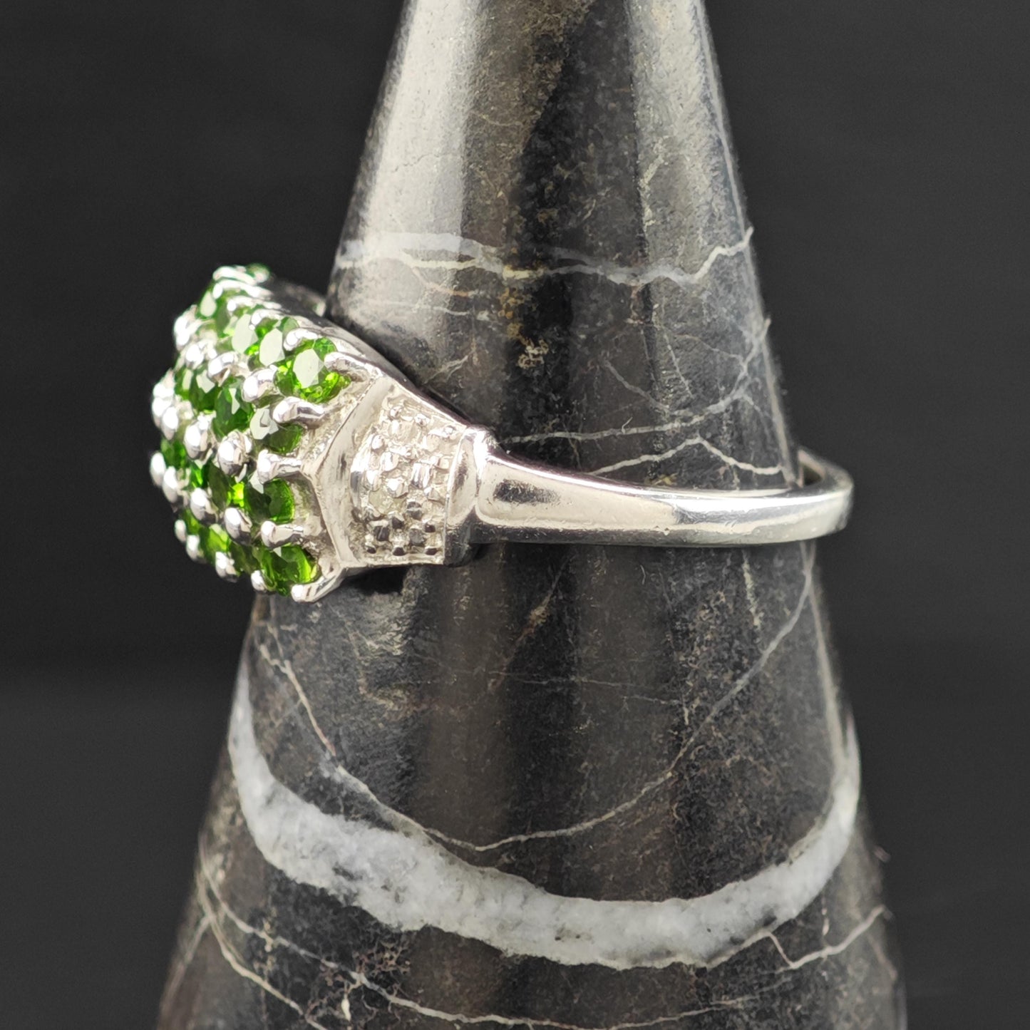 Sterling Silver Ring Green Diopside Gemstone Size 8 R6248