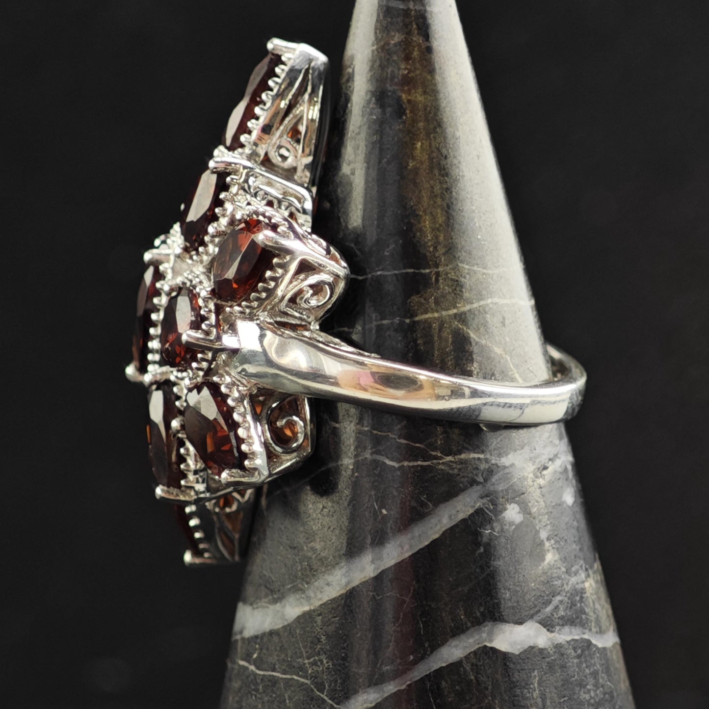 Teardrop Garnet Cluster Sterling Silver Ring Sz 7 R6567