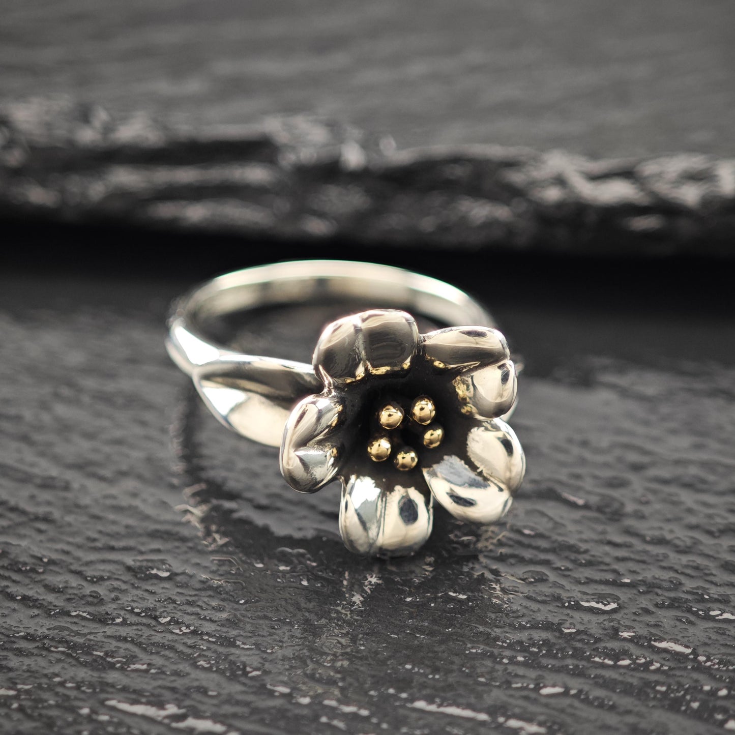 James Avery Floral, 18K Gold Accent Ring Sterling Silver Sz 8 1/2 R5930