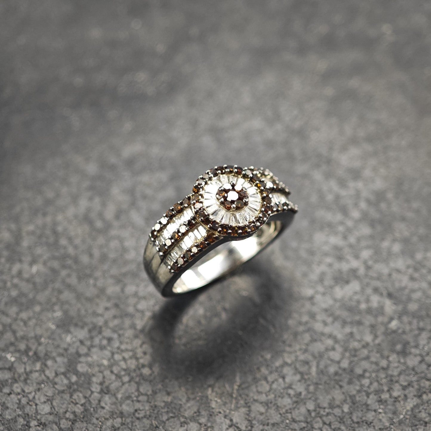 Multi-Diamond Circular Setting Sterling Silver Ring Sz 6 1/4 R6598