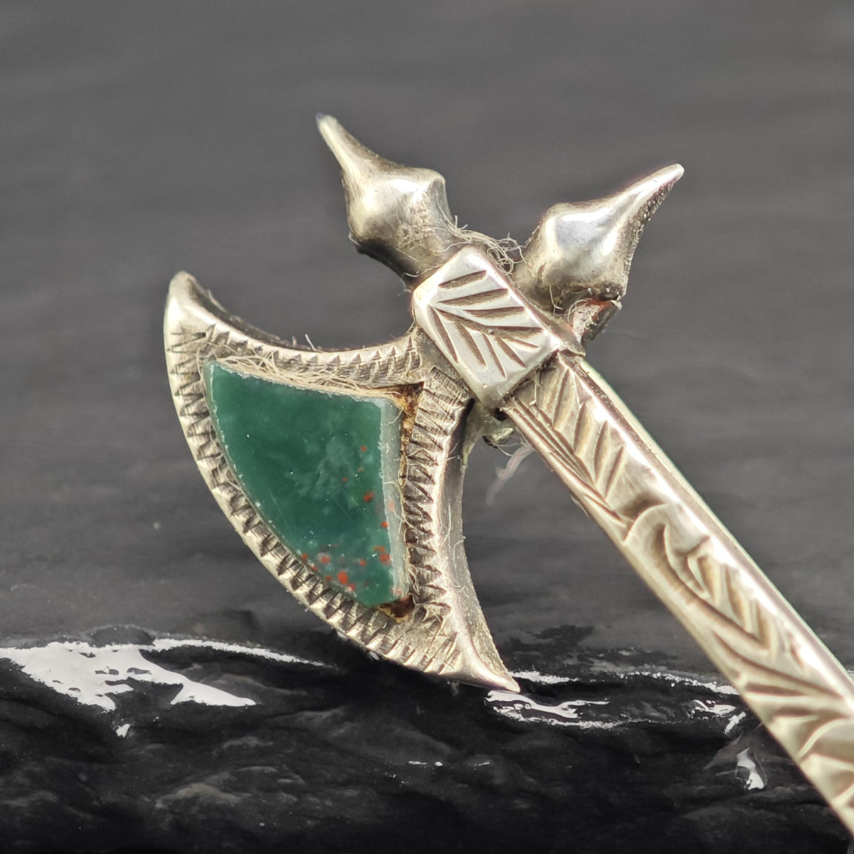 Scottish Agate Axe Sterling Silver Brooch B2237