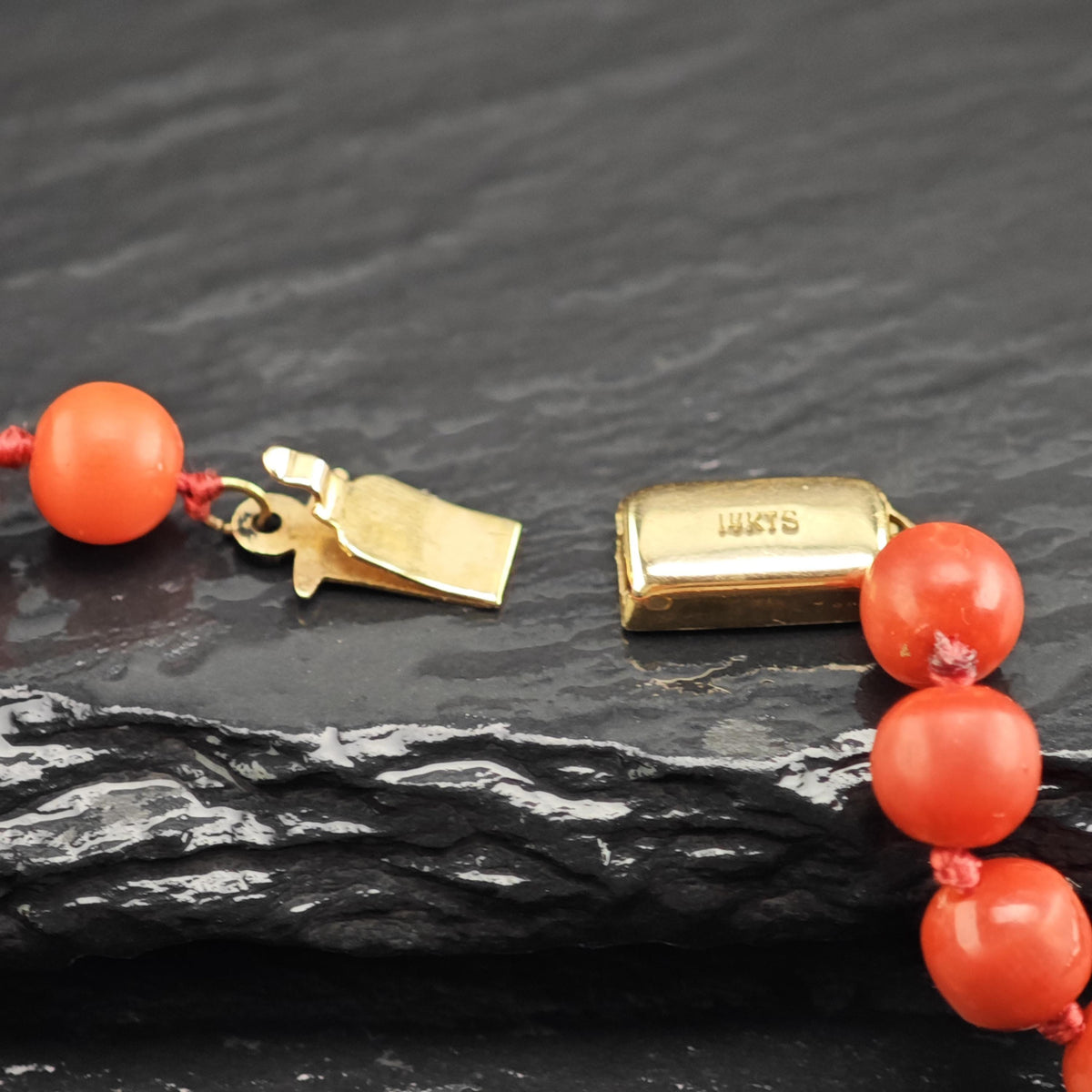 Coral Beads 14K Gold Clasp Beaded Necklace N2775