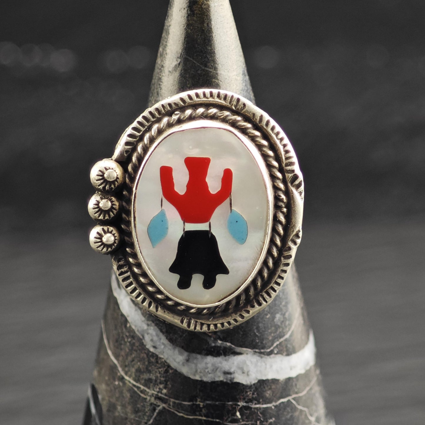 Vintage Native American Mother of Pearl Inlay Dancer Sterling Silver Ring Sz 7 R6647