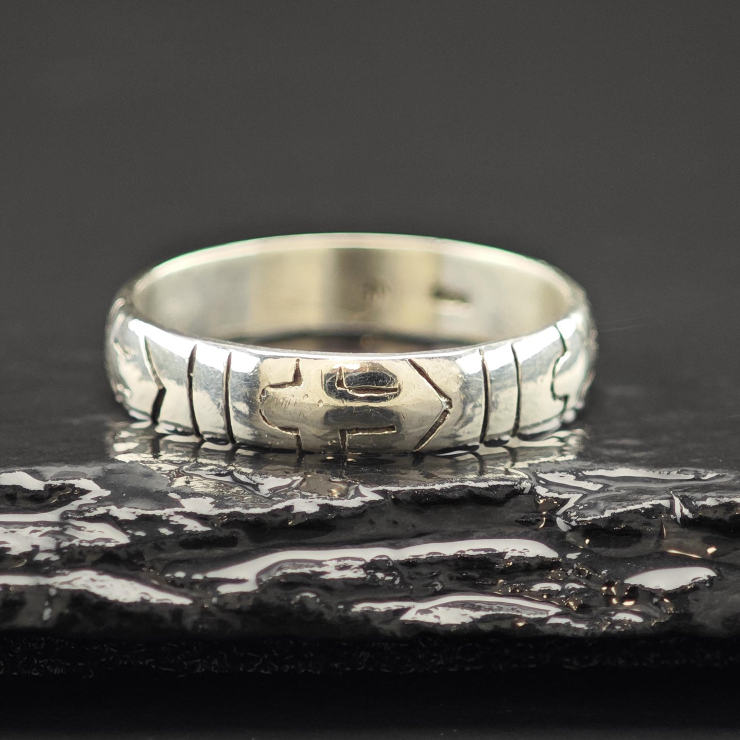 Sterling Silver Band Ring Simple 4.5mm Wide Size 8 1/2 R6233
