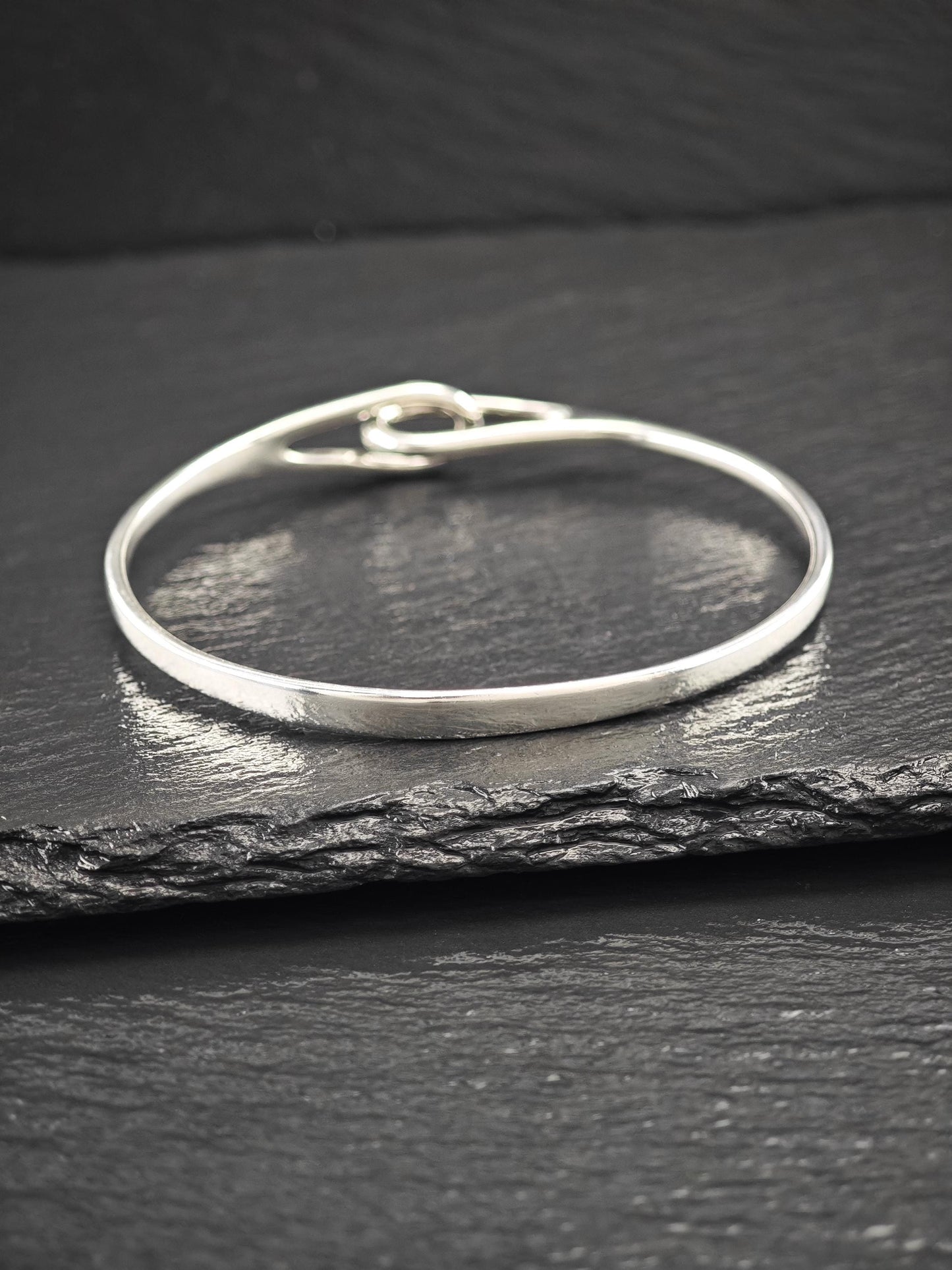 Tiffany & Co. Interlocked, Minimalist Bangle Bracelet Sterling Silver
