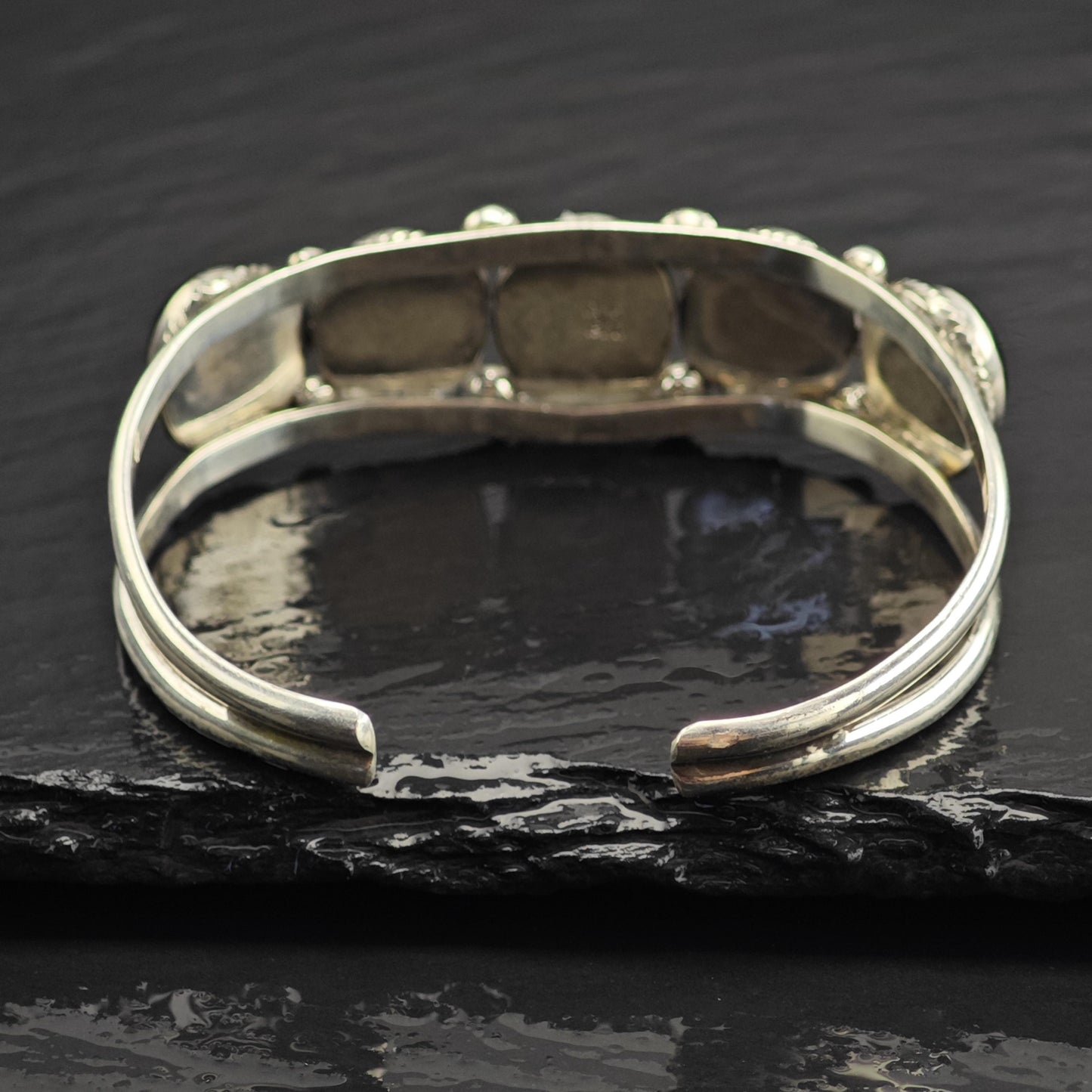 Running Bear Onyx Sterling Silver Cuff Sz 6 1/4" BR3134