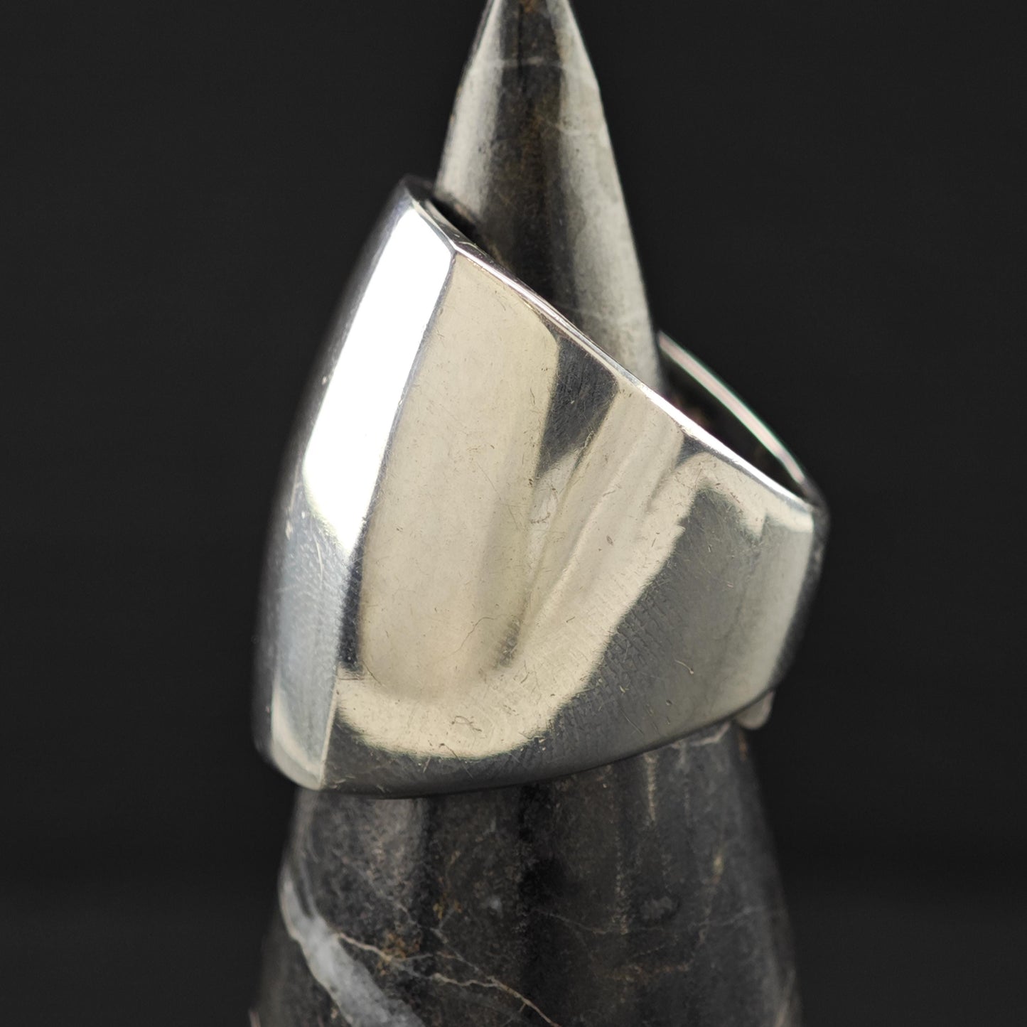 Sterling Silver Ring Modernist Large Size 6 Classic Style R6118