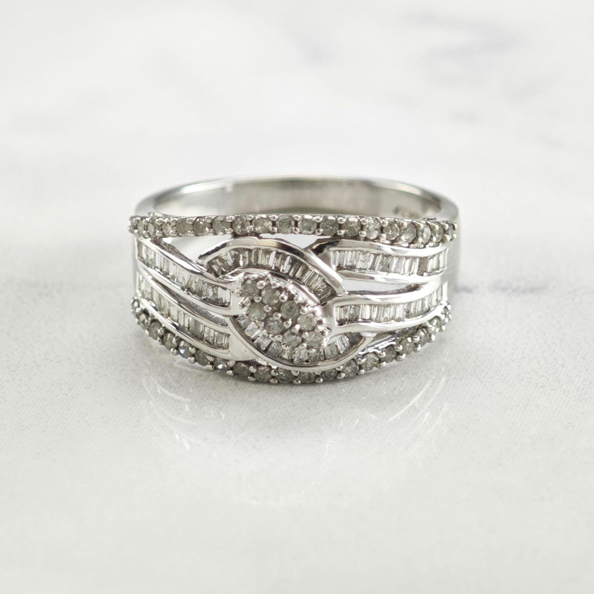 1/2 cttw Diamond 10K White Gold Ring Sz 7 3/4 R6777