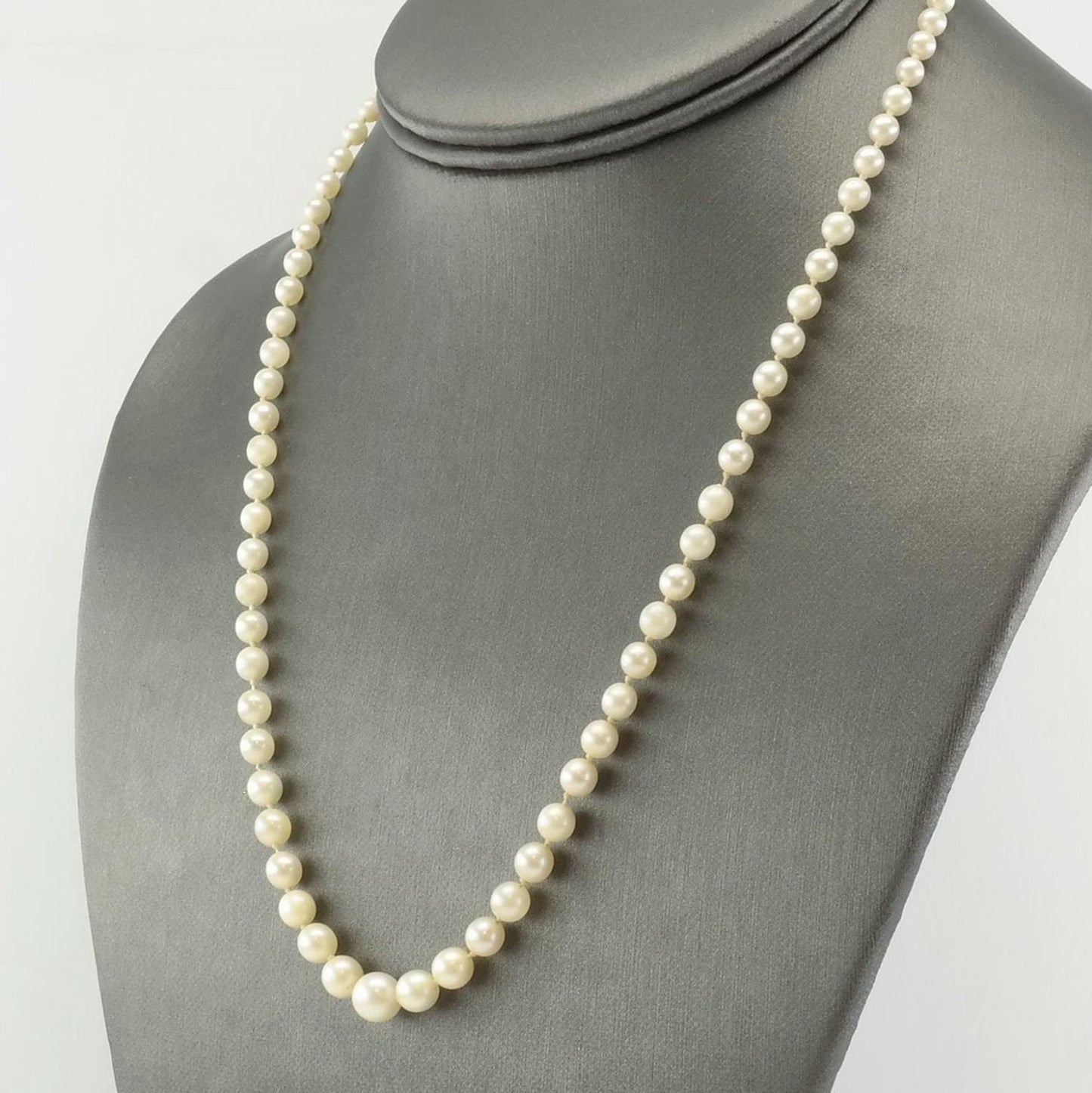 Vintage 14K Gold White Graduate Pearl 3.5 - 7mm Necklace