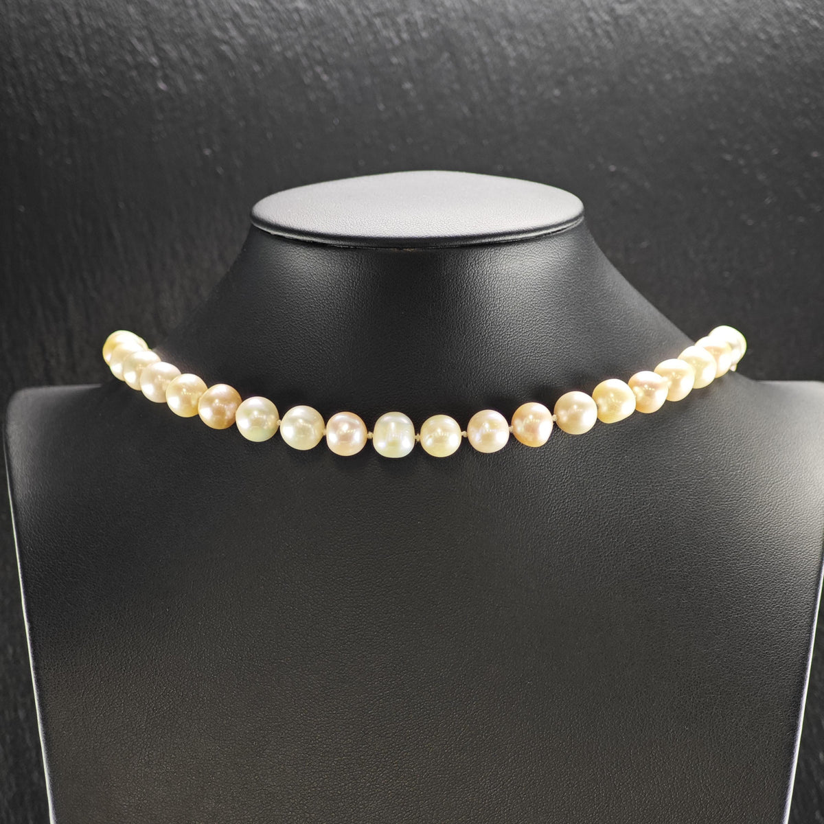 9mm Cream Overtone Pearl, 14K Gold Clasp Beaded Necklace N2788