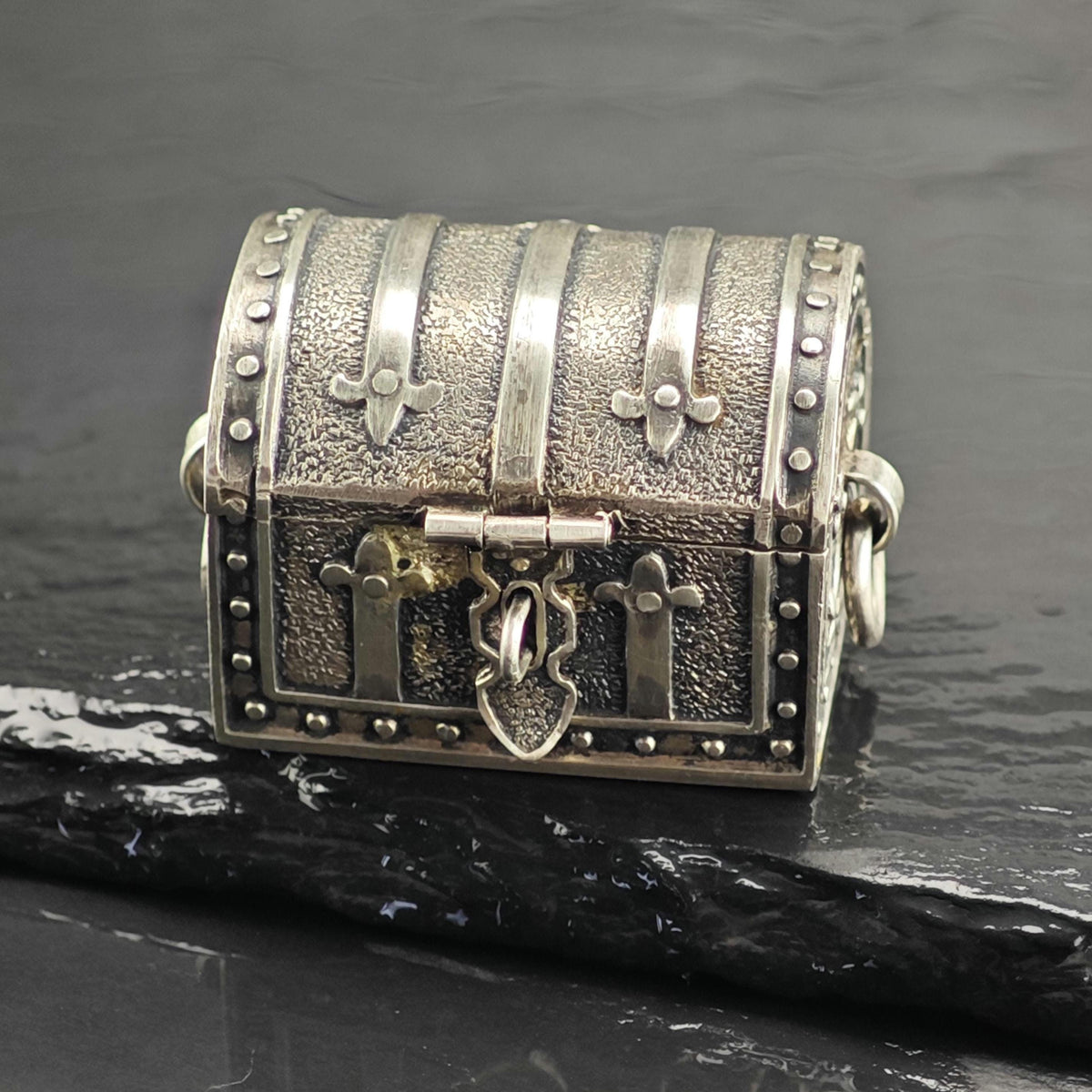 Vintage Sterling Silver Trinket Treasure Chest MISC0409