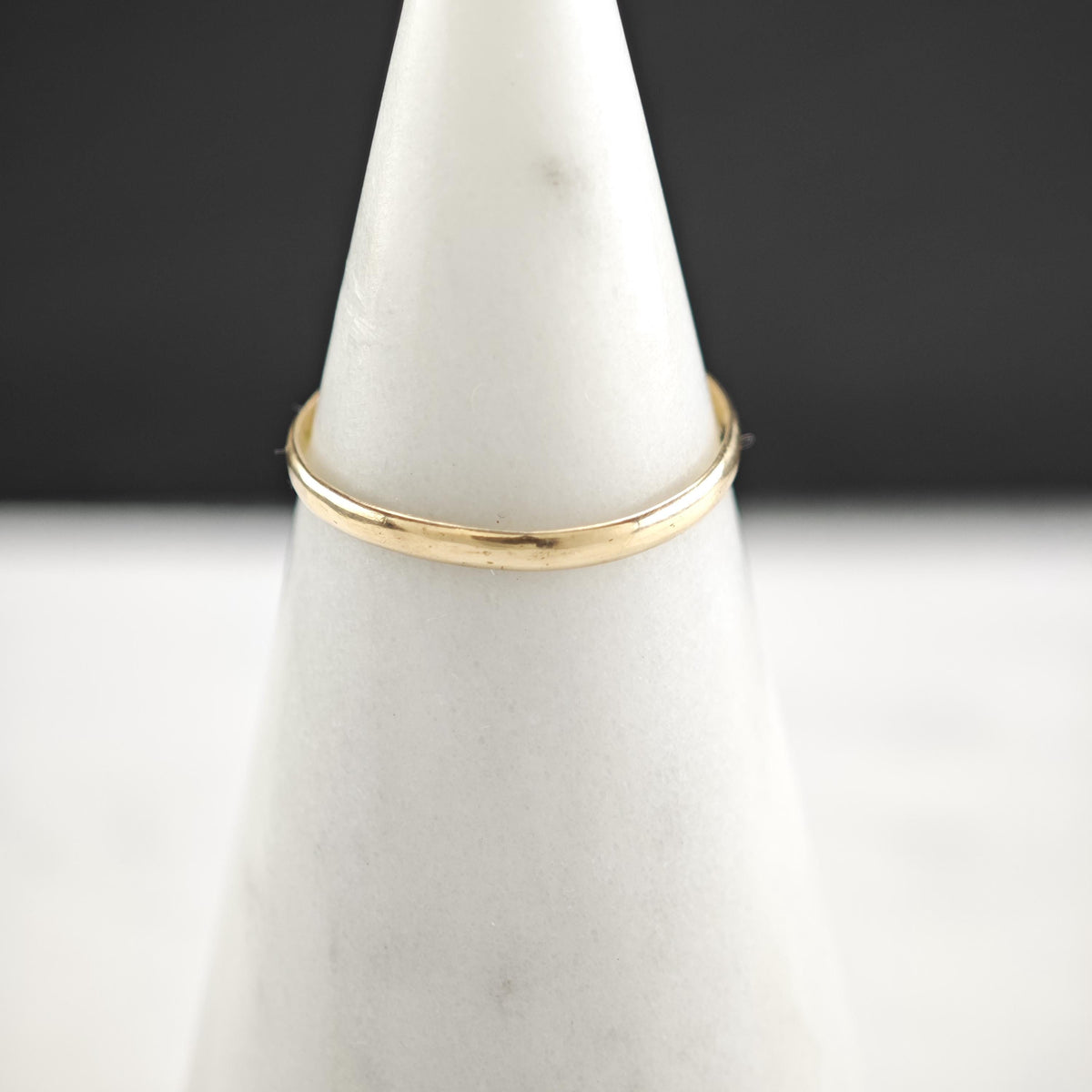 Large Oval Color Change Corrundum 10K Gold Ring Sz 6 1/2 R6808