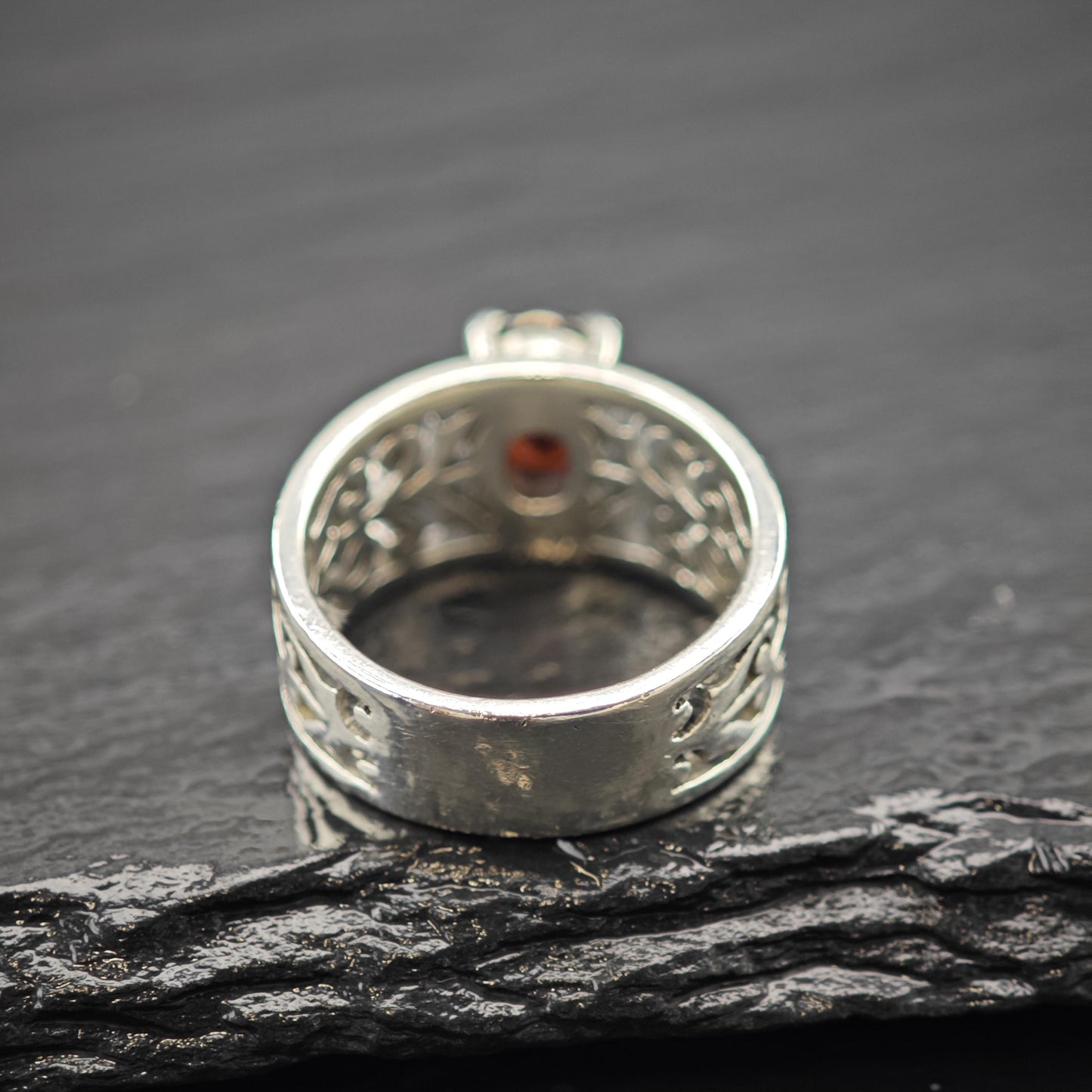 James Avery Filigree Garnet Ring Sterling Silver Sz 6 1/2