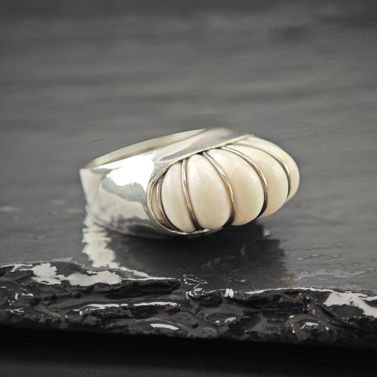 Sterling Silver Ring: Mexico Oyster Shell - Vintage Style Size 7 1/2