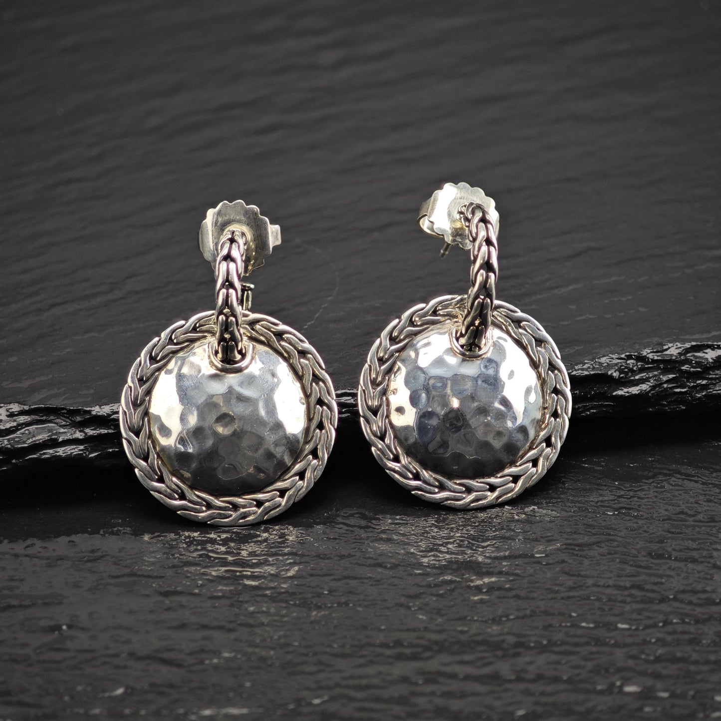 Vintage John Hardy Hammered Shield Stud Sterling Silver Earrings ER3189