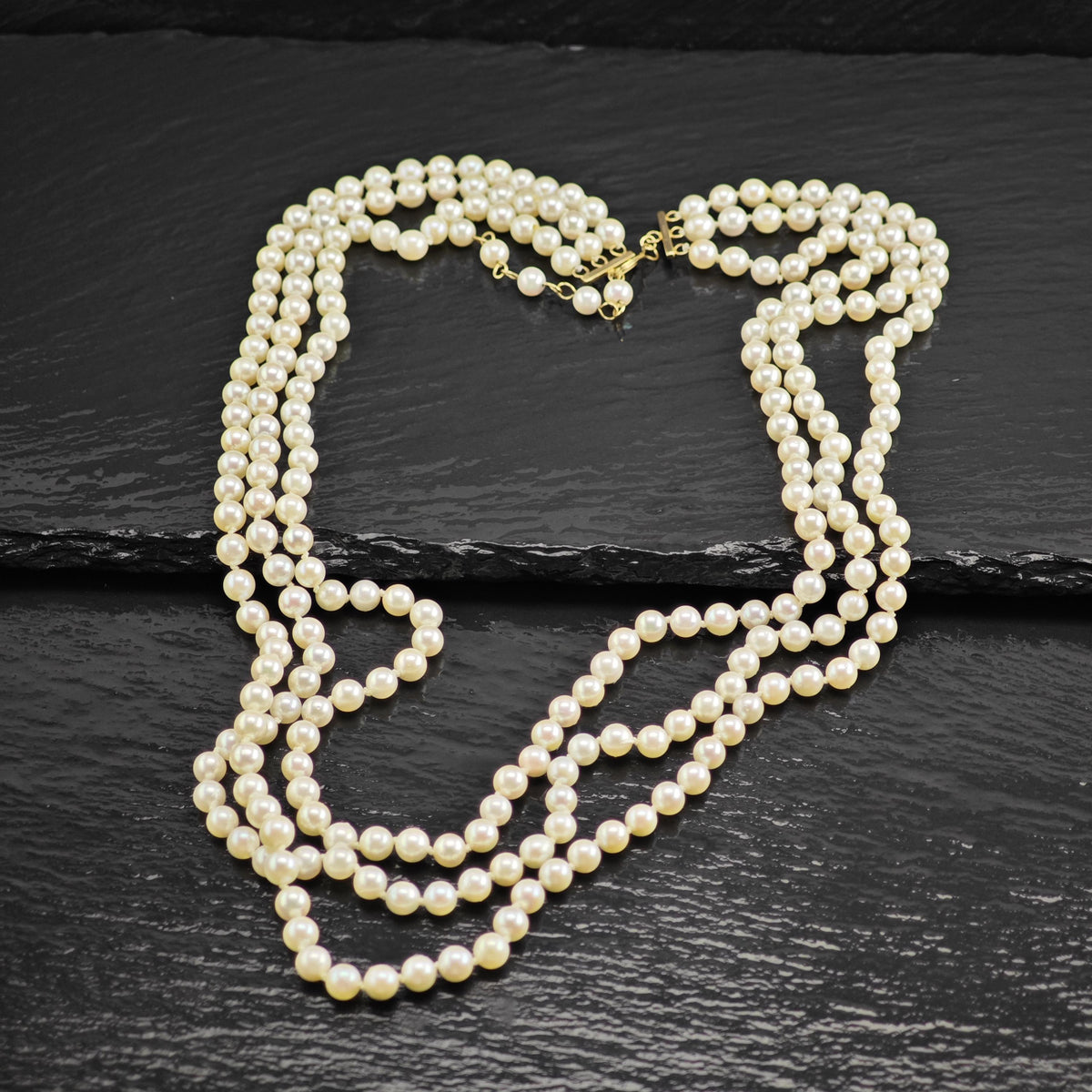 5mm White Pearl Tri-Strand 14K Gold Clasp Beaded Necklace N2776