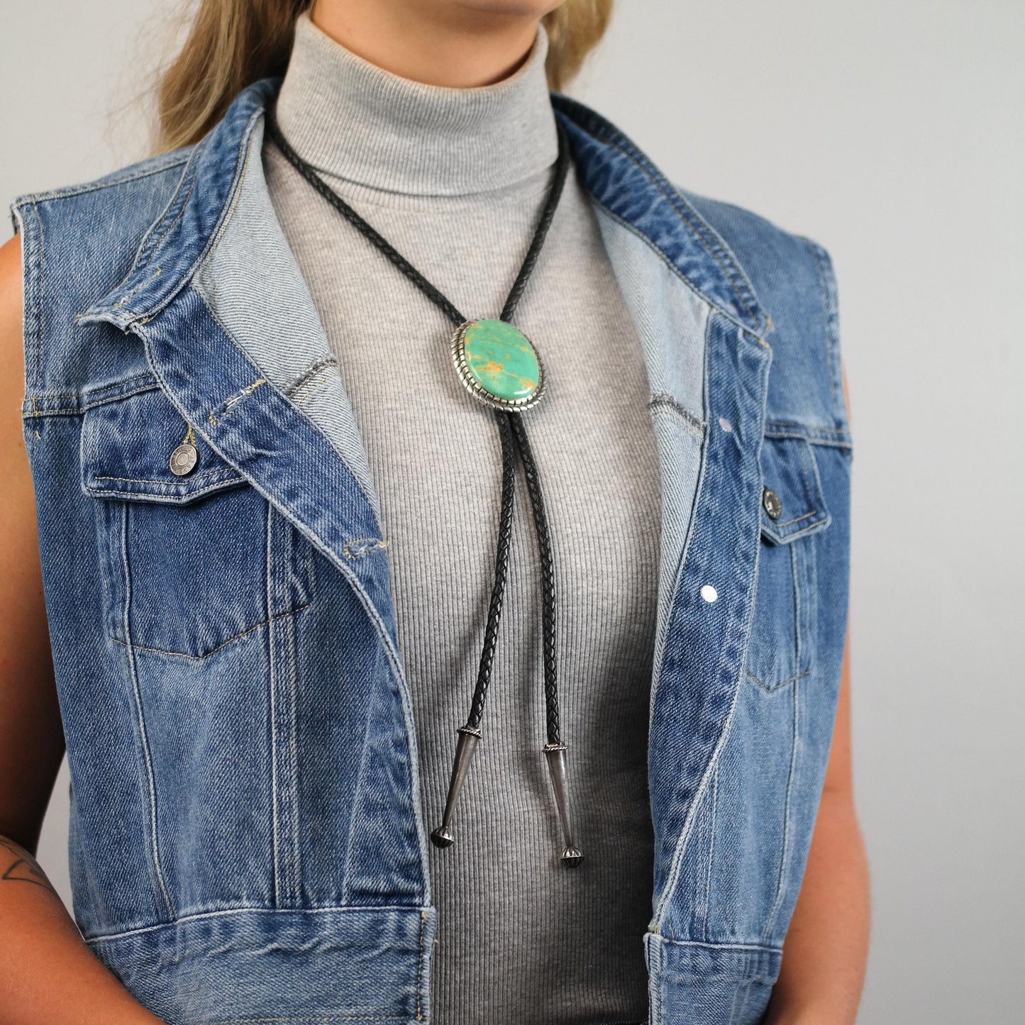 Vintage Native American Sterling Silver Green Turquoise Bolo Tie Necklace N2749
