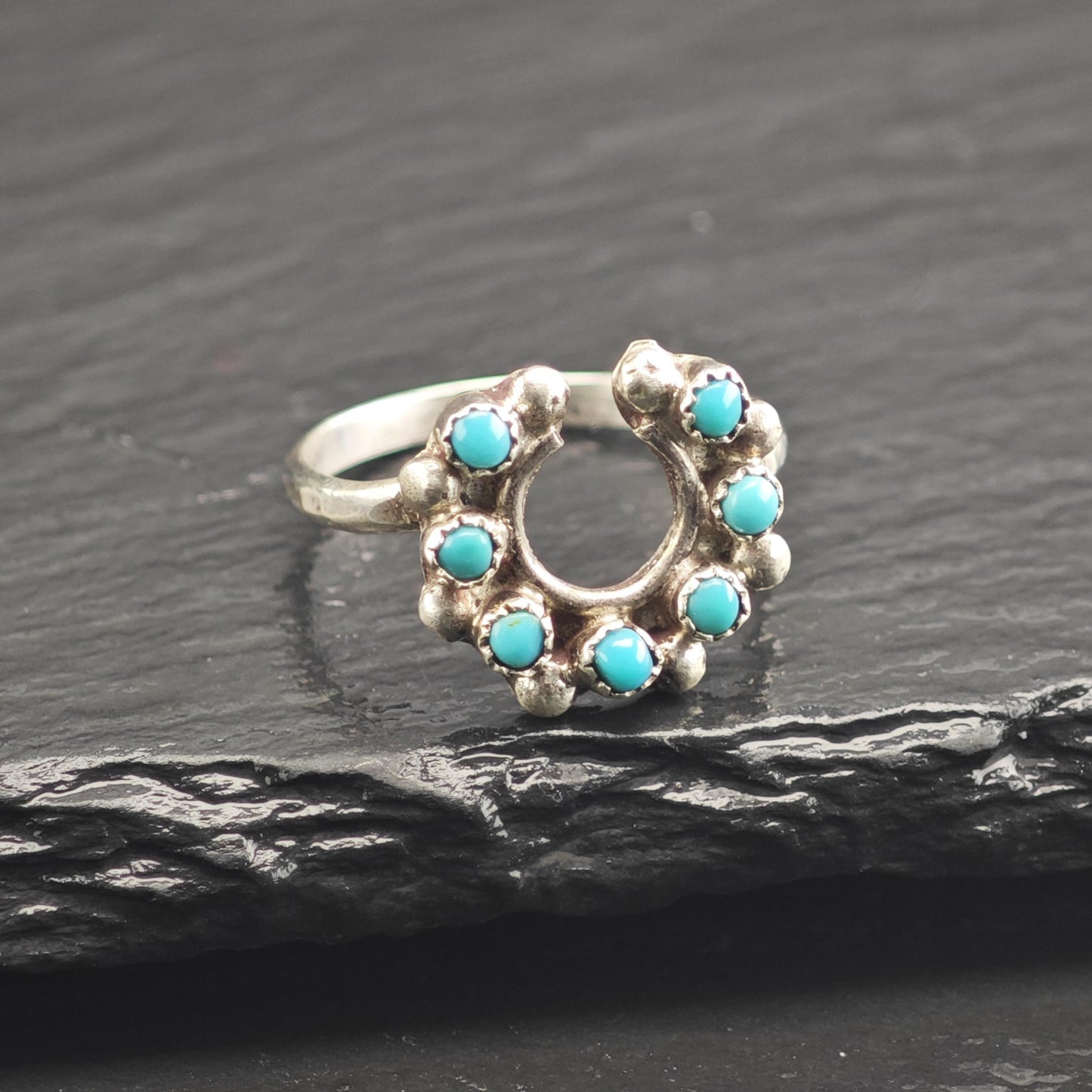 Vintage Native Petit Point Turquoise Horseshoe Shape Sterling Silver Ring Sz 6 3/4 R6662