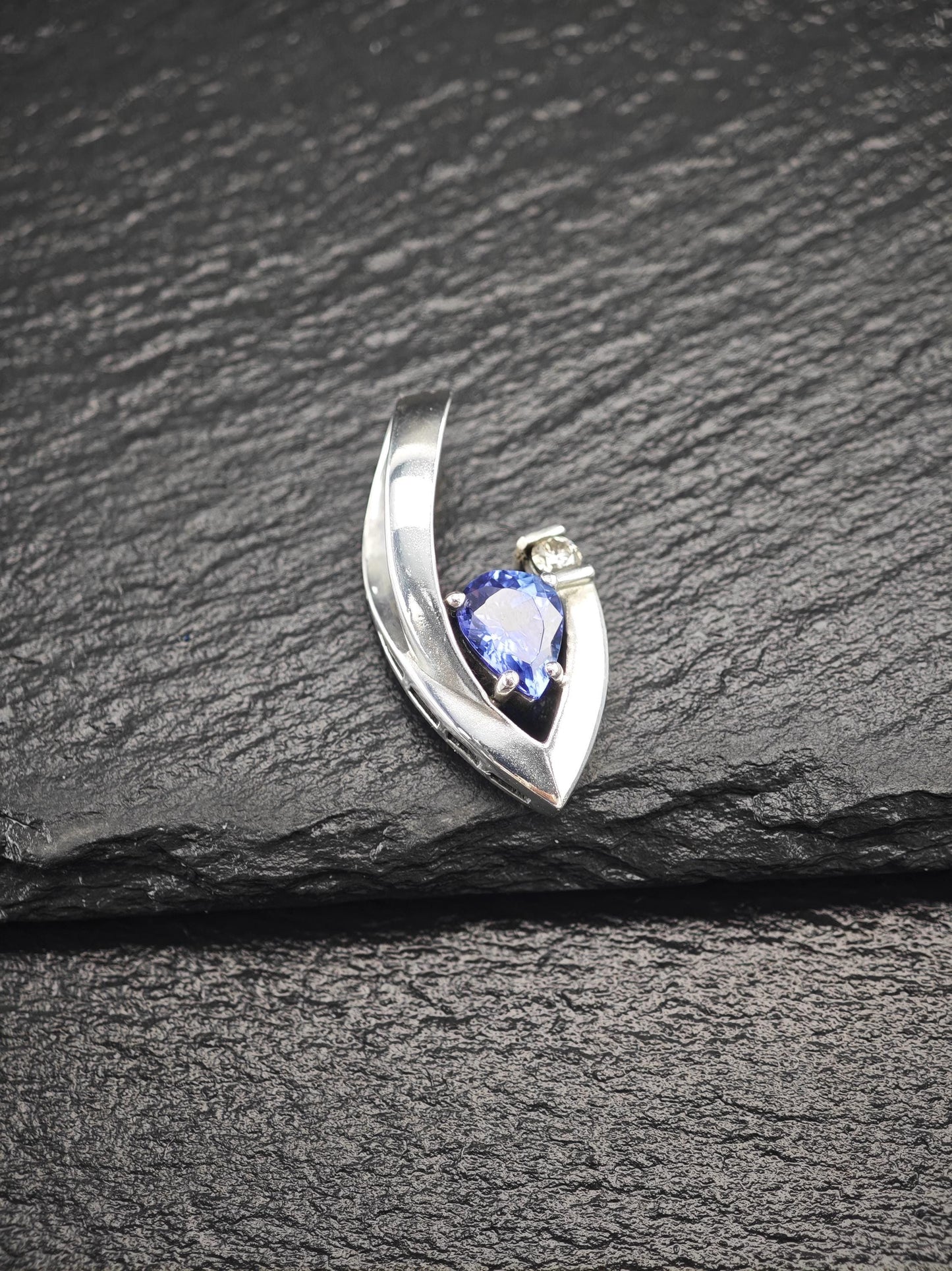 Scott Kay 1.88ct Tanzanite, Diamond Pendant Sterling Silver P2721