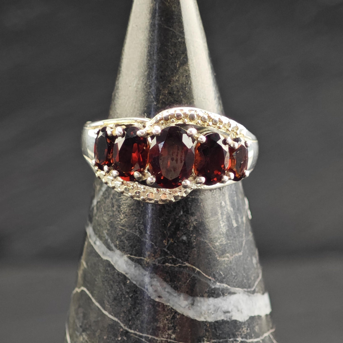 Red Garnet Band Sterling Silver Ring Sz 5 R6739