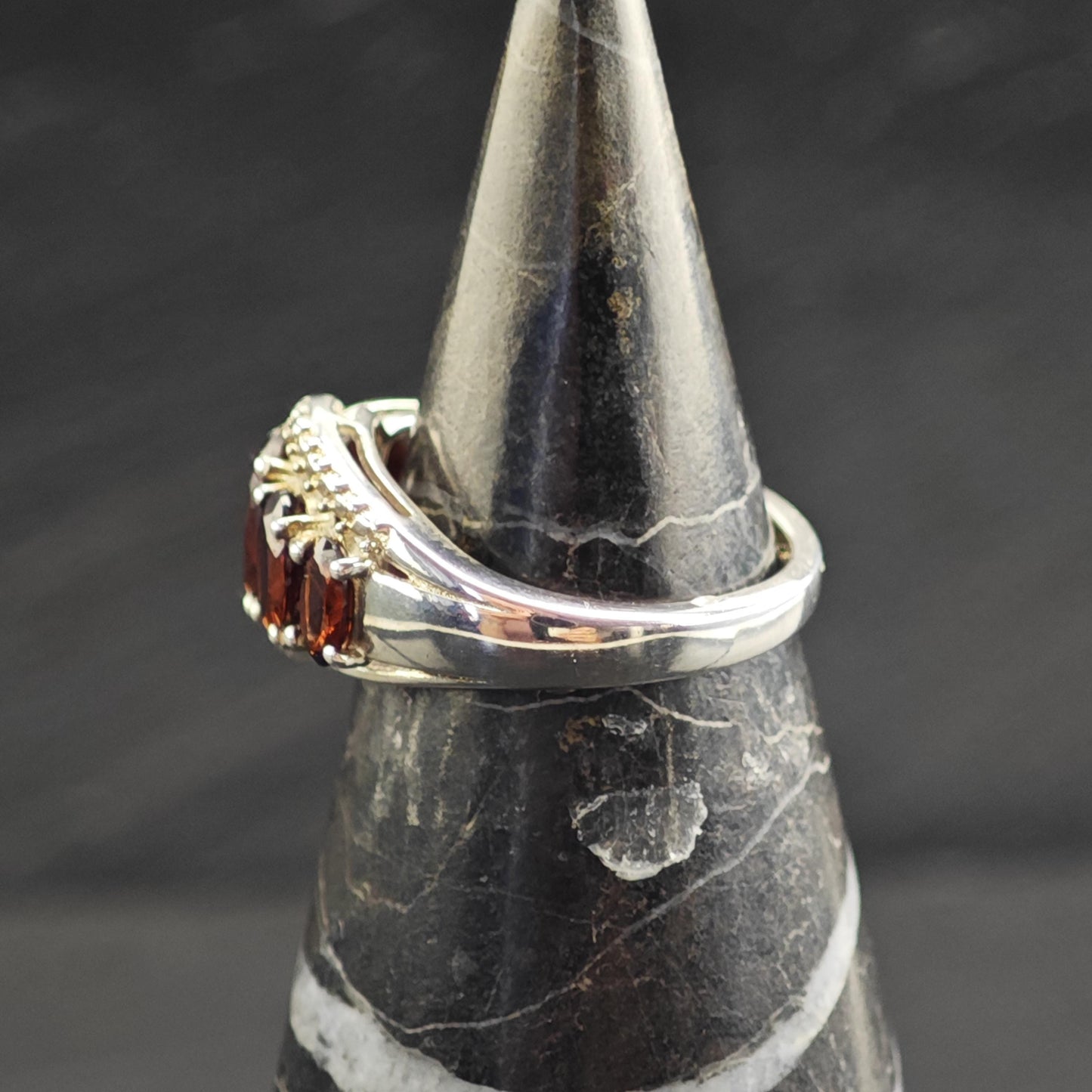 Red Garnet Band Sterling Silver Ring Sz 5 R6739